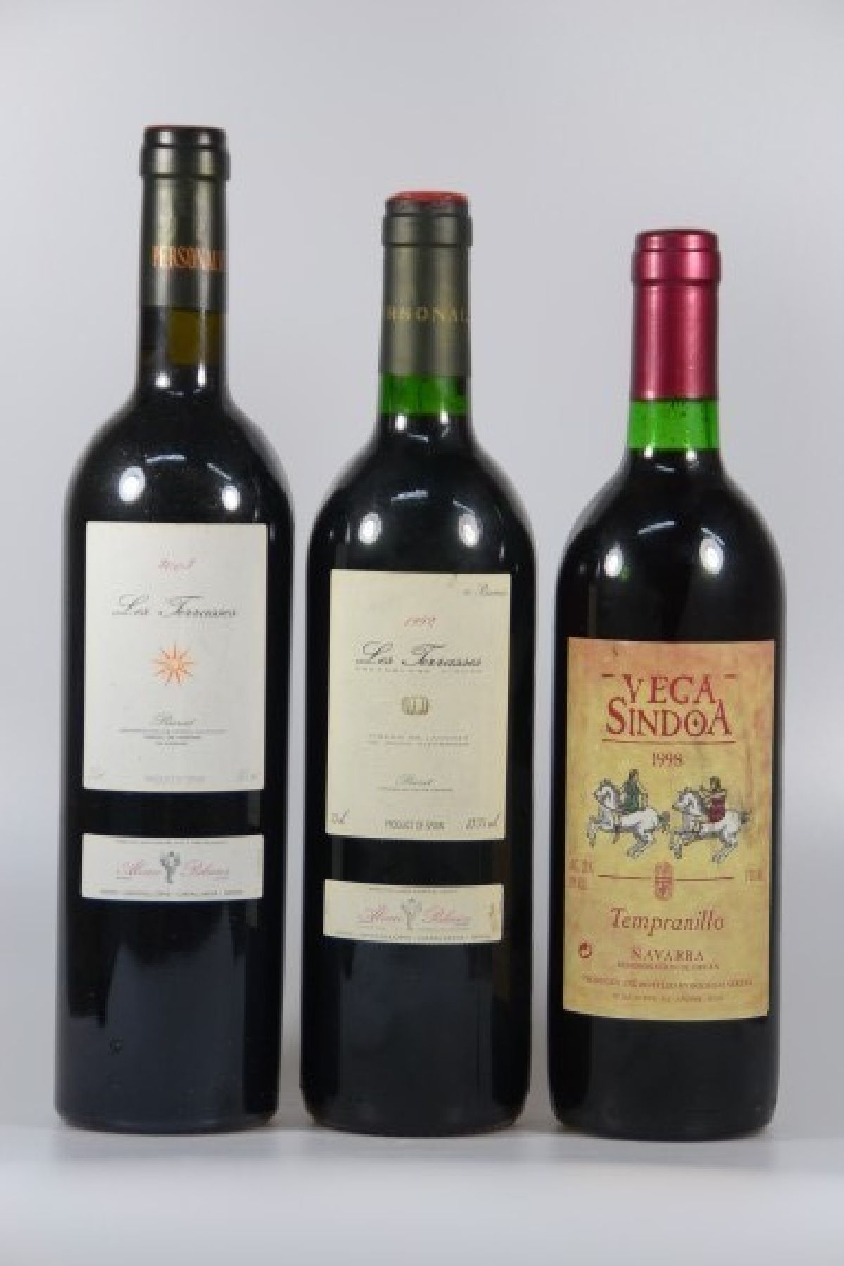 16 Fl. spanischer Rotwein: 6 Fl. 1992 Les Terrasses, Alvaro Palacios, Priorat DOCa und 4 x 2003, dazu 6 Fl. Vega Sindora, Tempranillo, Navarra, ...