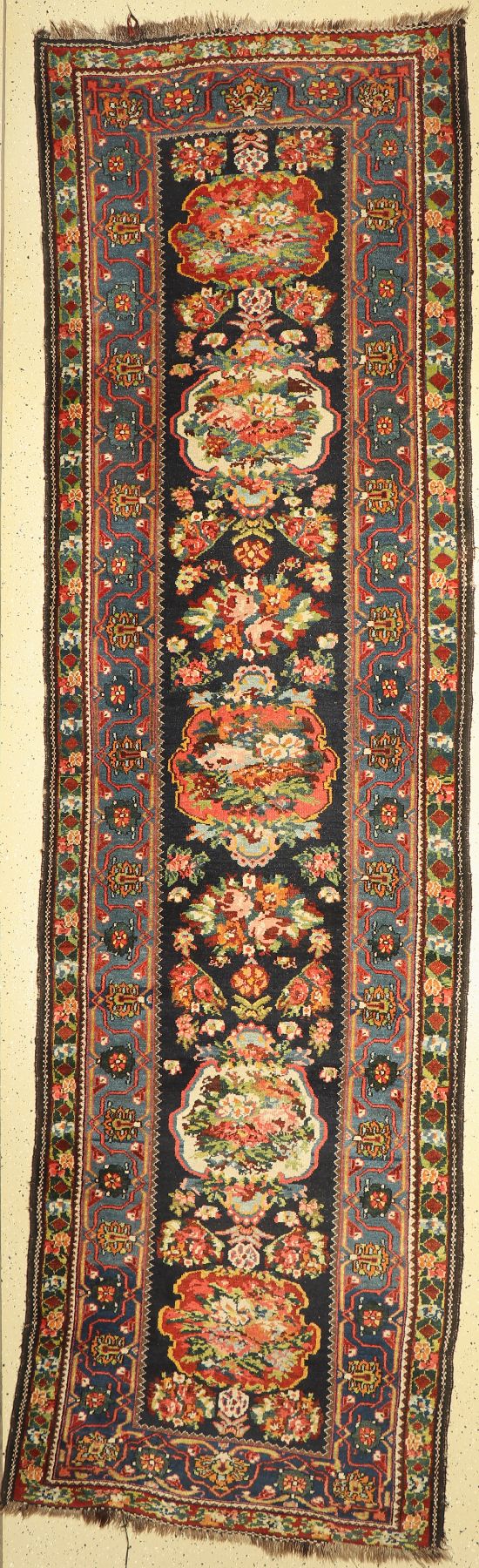Bachtiar Golfarang, Persien, um 1920/1930, Wolle auf Wolle, ca. 390 x 115 cm, EHZ: 3