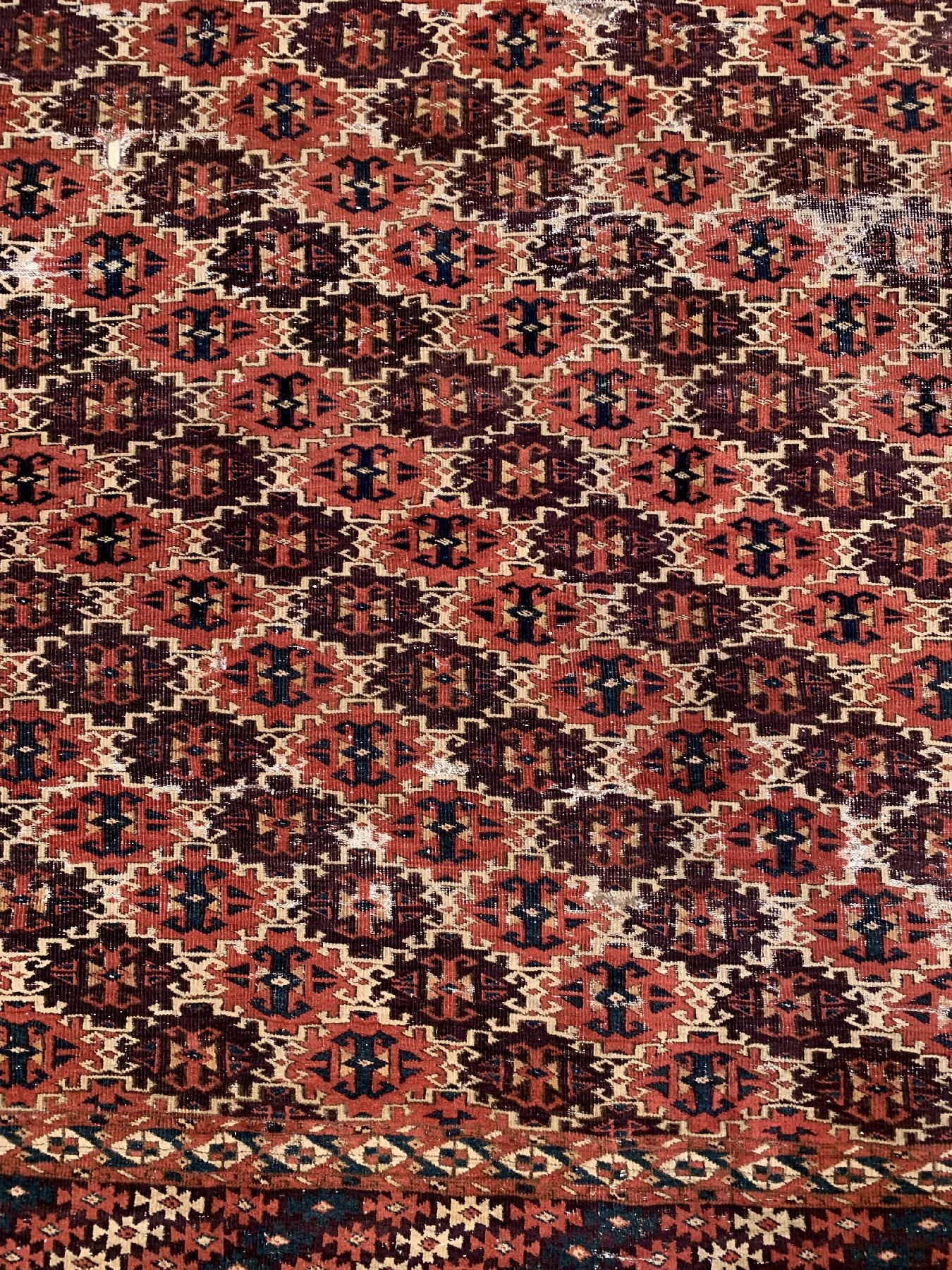 Detail a: Antiker Tschaudor, Turkmenistan, 19. Jhd, Wolle geknüpft auf Wolle, ca. 277 x 163 cm, EHZ:(Alters- und Gebrauchsspuren).