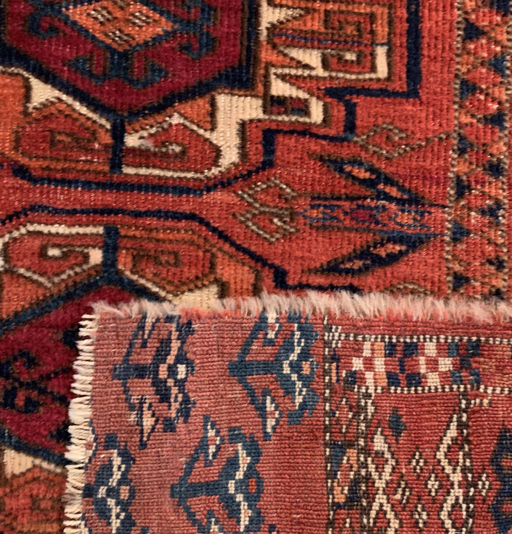 Detail d: Antiker Ersari Tschowal, Turkmenistan, 19.Jhd, Wolle geknüpft auf Wolle, ca. 114 x 76cm, EHZ: 3(Altersbedingt guter Zustand).