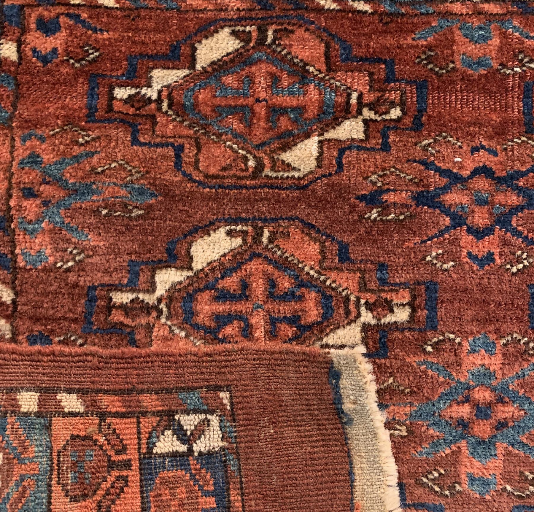 Detail d: Antiker Yomud Torba, Turkmenistan, 19.Jhd, Wolle geknüpft auf Wolle, ca. 117 x 55 cm, EHZ: 3(Altersbedingt guter Zustand).