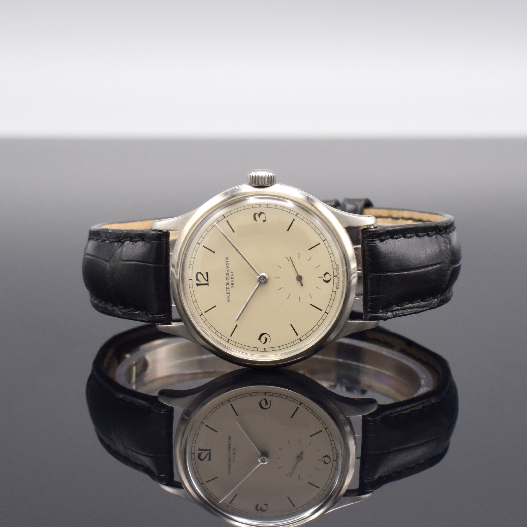 VACHERON & CONSTANTIN Herrenarmbanduhr in Stahl mit Faltschließe in WG 750/000 Kaliber P453/3B , Schweiz um 1950, Handaufzug, 2- teil. Geh., Boden ...