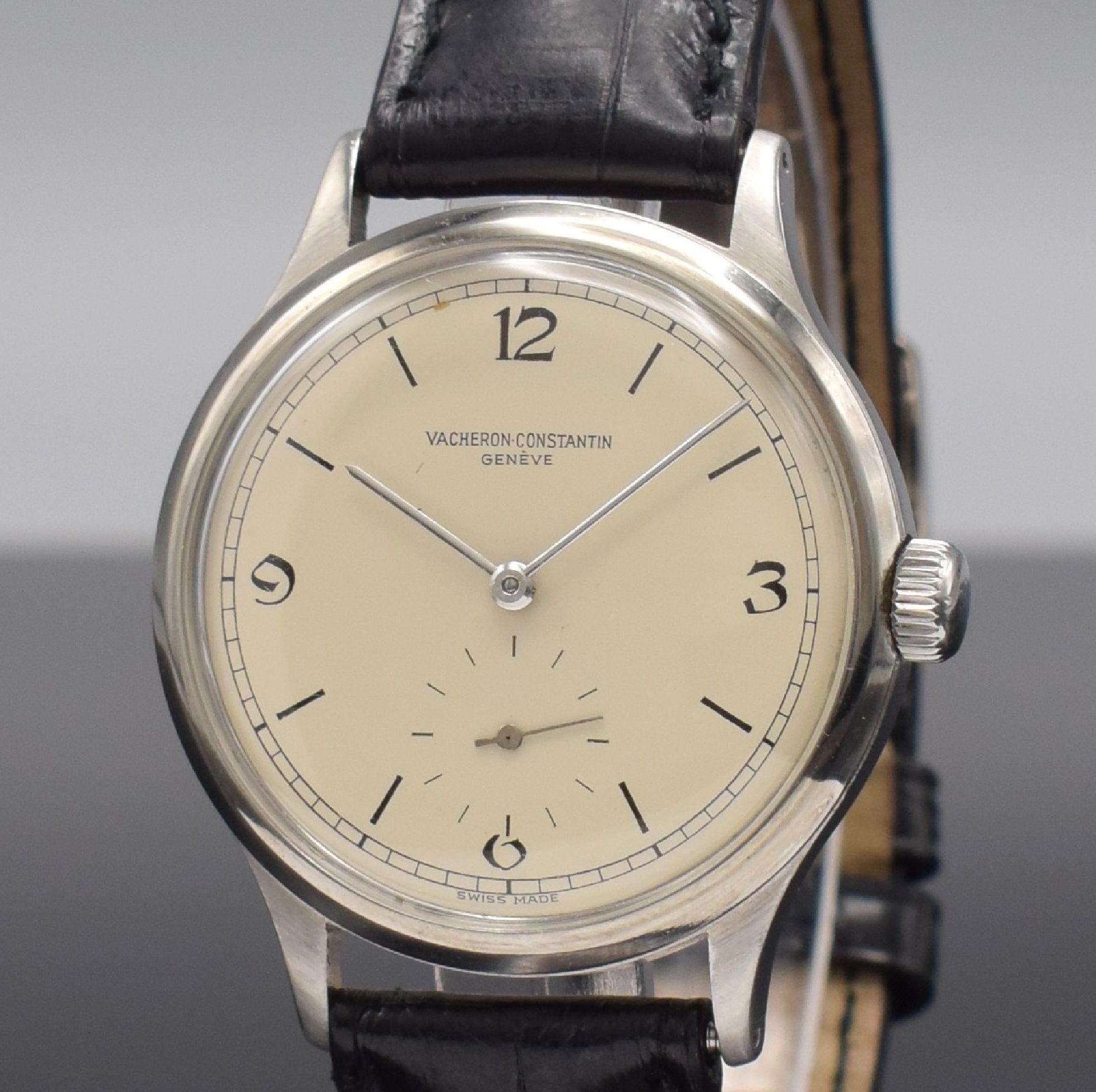 Detail c: VACHERON & CONSTANTIN Herrenarmbanduhr in Stahl mit Faltschließe in WG 750/000 Kaliber P453/3B , Schweiz um 1950, Handaufzug, 2- teil. Geh., Boden ...