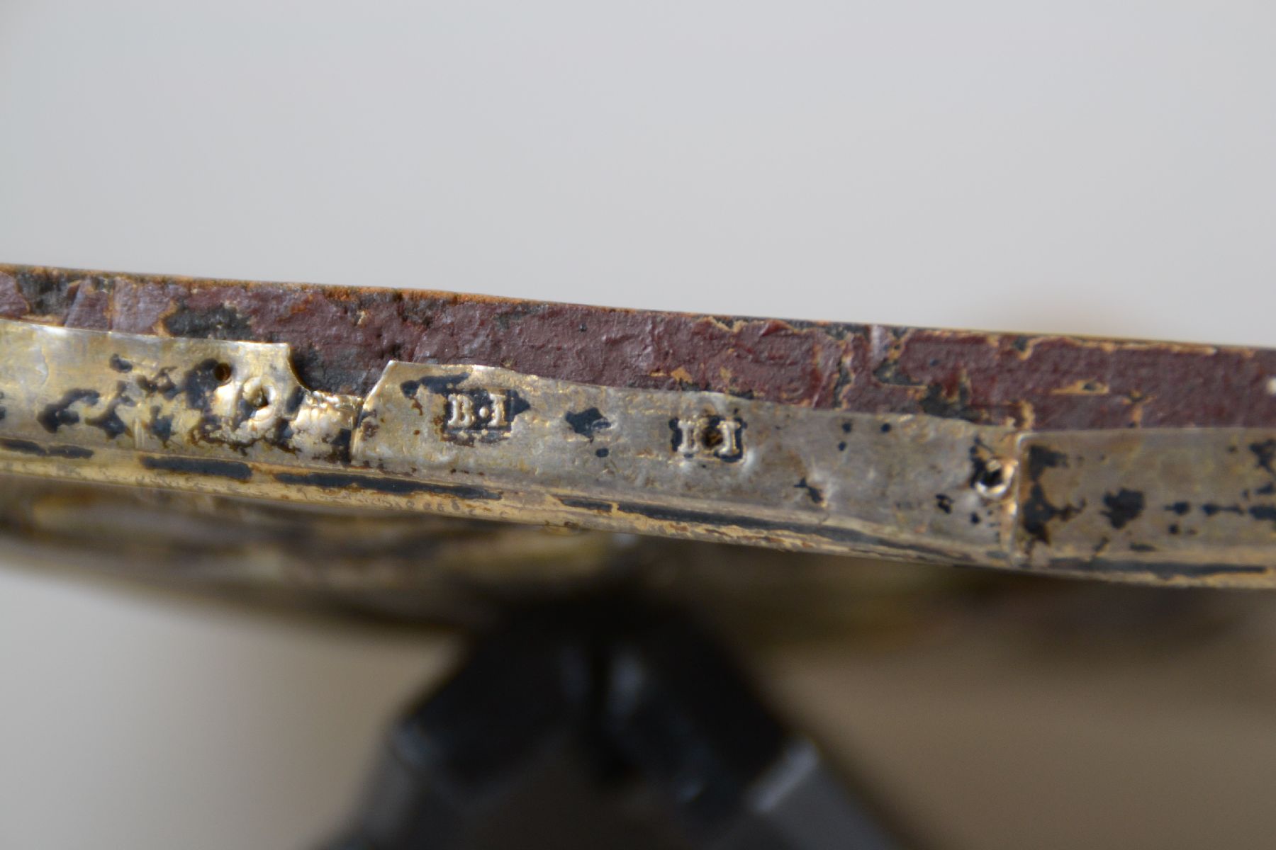 Detail b: Ikone, Russland, 19. Jh., Eitempera/Holz, geprägtes Silbersud-Oklad, Alters- und Gebr.-spuren, ca. 26.5 x 20 cm