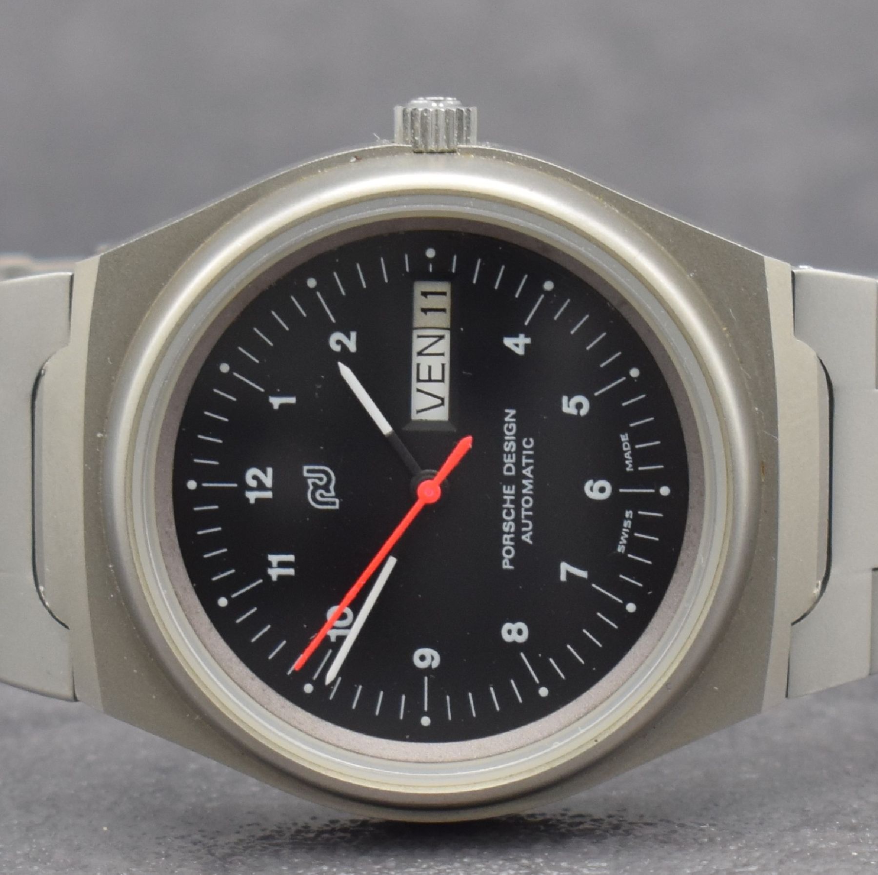 Detail a: ORFINA / PORSCHE DESIGN Armbanduhr, Schweiz 1990er Jahre, Automatik, matt. Edelstahlgeh. inkl. Gliederband, Boden verschr., schwarzes Zifferbl. m. ...