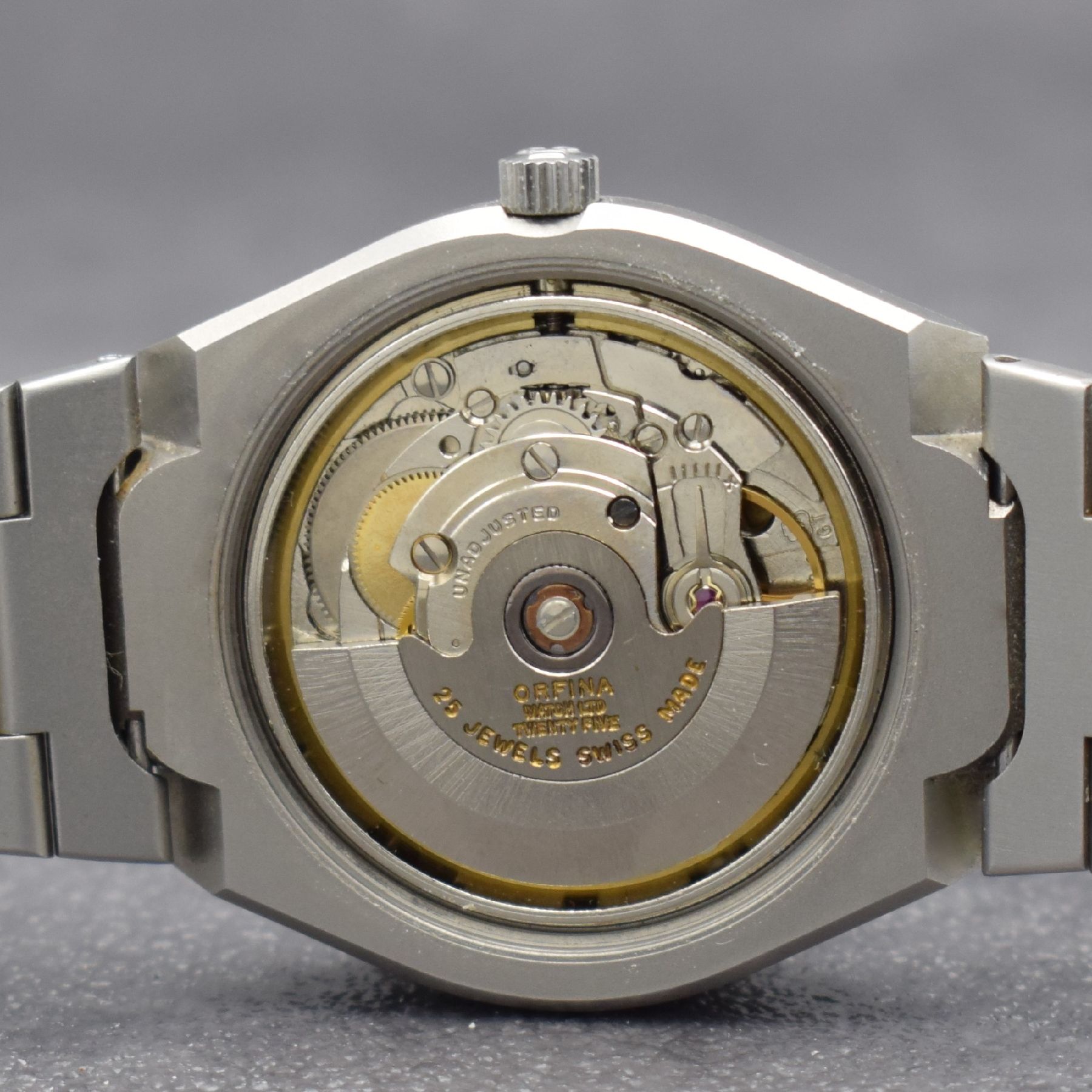 Detail g: ORFINA / PORSCHE DESIGN Armbanduhr, Schweiz 1990er Jahre, Automatik, matt. Edelstahlgeh. inkl. Gliederband, Boden verschr., schwarzes Zifferbl. m. ...