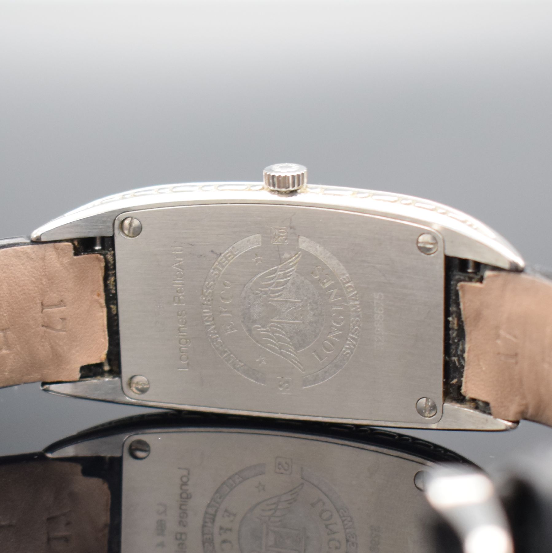 Detail f: LONGINES BelleArti Armbanduhr in Stahl Referenz L2.694.4, Schweiz um 2010, quarz, Boden 4-fach verschr., orig. Lederband m. Dornschl. zu ers., ...