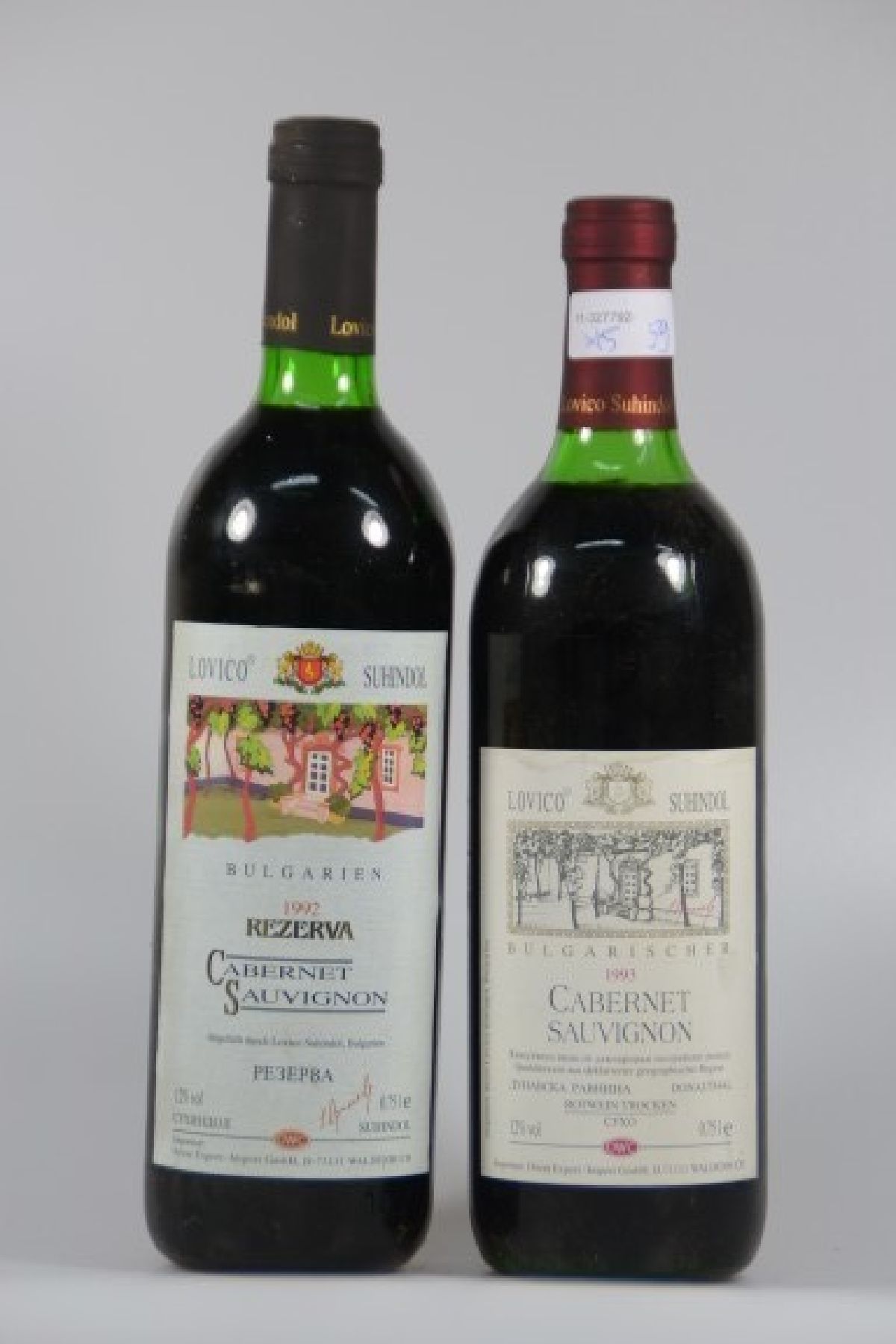 15 Fl. Rotwein, Bulgarien, Israel: 7 Fl. 1992 Cabernet Sauvignon, Lovico Suhindol, Bulgarien; 6 Fl. 2005 Villa Maroneia, Merlot & Rubin, Trakiiska ...