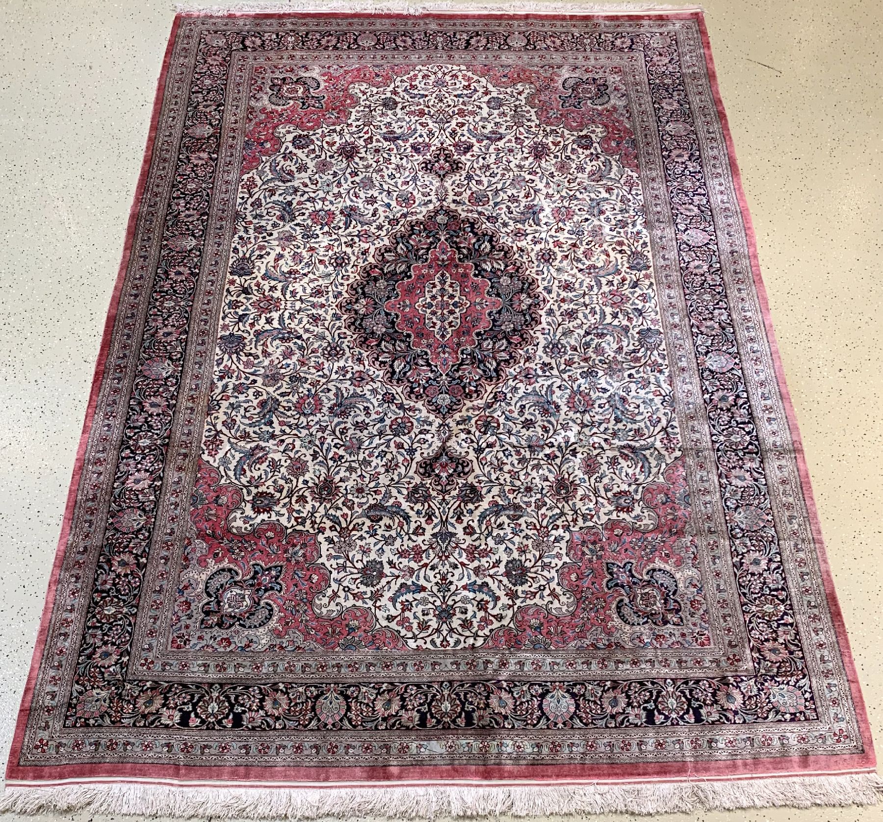 Feiner Seiden Ghom, Persien, ca. 40 Jahre, reine Naturseide, ca. 348 x 243 cm, EHZ: 2
