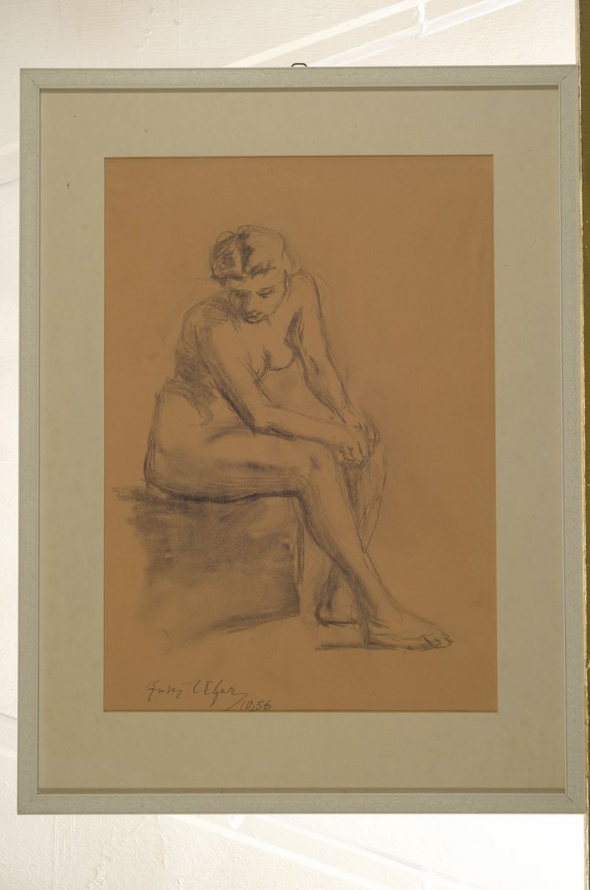 Detail l: 2 Aktzeichnungen aus den 1950er Jahren, Bleistift auf gebräuntem Papier, sitzender bzw. liegender Akt, beide signiert, je ca. 39x48cm, PP, u.Gl., R. ...