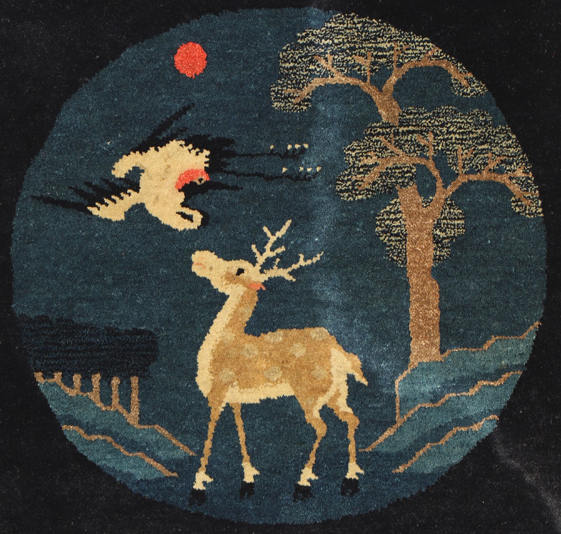 Detail a: Antiker Pao Tow, China, um 1910, Wolle geknüpft auf Baumwolle, ca. 165 x 89 cm, EHZ: 2(ein kleiner Riss am Rand).
