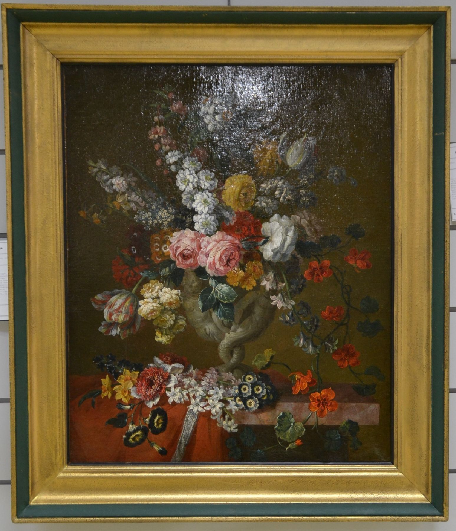 Detail b: Umkreis: Gaspar Peeter II Verbruggen, 1664 Antwerpen - 1730 ebenda, opulentes Blumenstillleben mit Rosen, Lilien, Hibiskusblüten, figurale Vase in ...