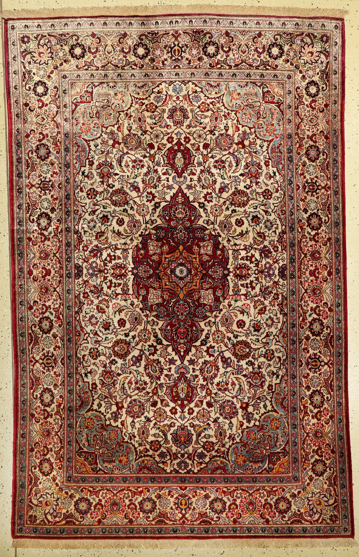 Feiner Seiden Keschan alt, Persien, um 1930, reine Naturseide, ca. 212 x 138 cm, EHZ:2(guter Zustand).