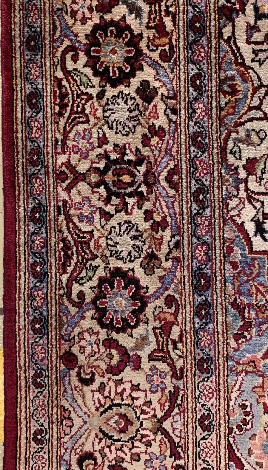 Detail c: Feiner Seiden Keschan alt, Persien, um 1930, reine Naturseide, ca. 212 x 138 cm, EHZ:2(guter Zustand).