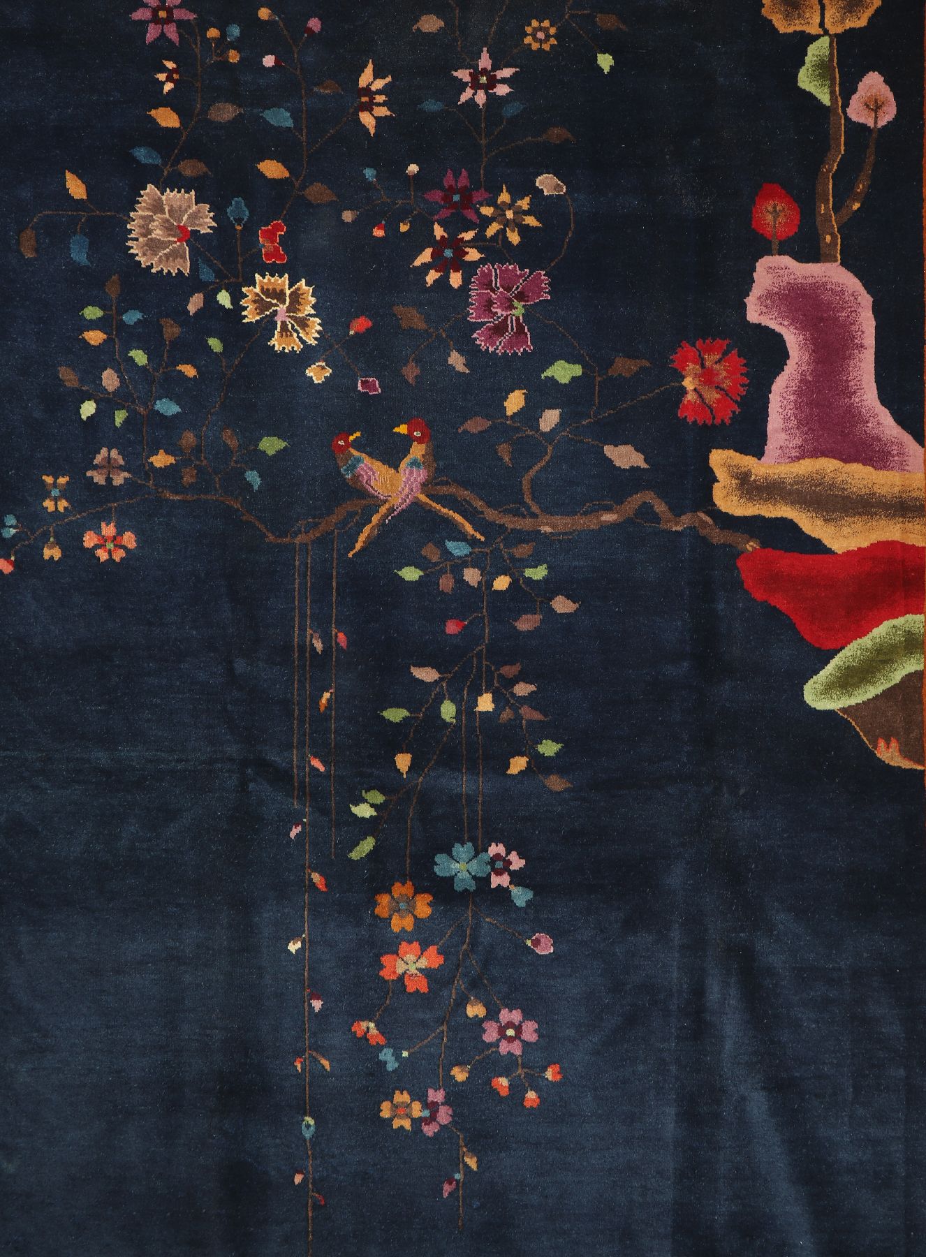 Detail a: Antiker Peking, China, um 1910, Wolle geknüpft auf Baumwolle, ca. 440 x 274 cm, EHZ:2(guter Zustand).