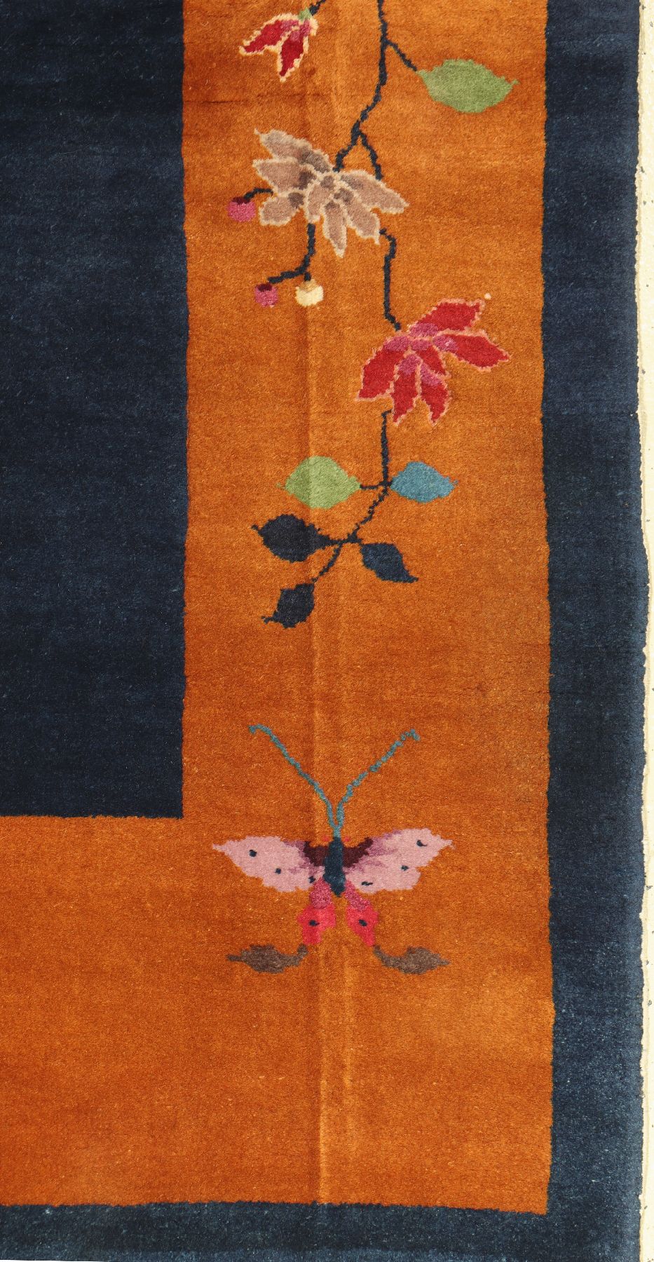 Detail f: Antiker Peking, China, um 1910, Wolle geknüpft auf Baumwolle, ca. 440 x 274 cm, EHZ:2(guter Zustand).