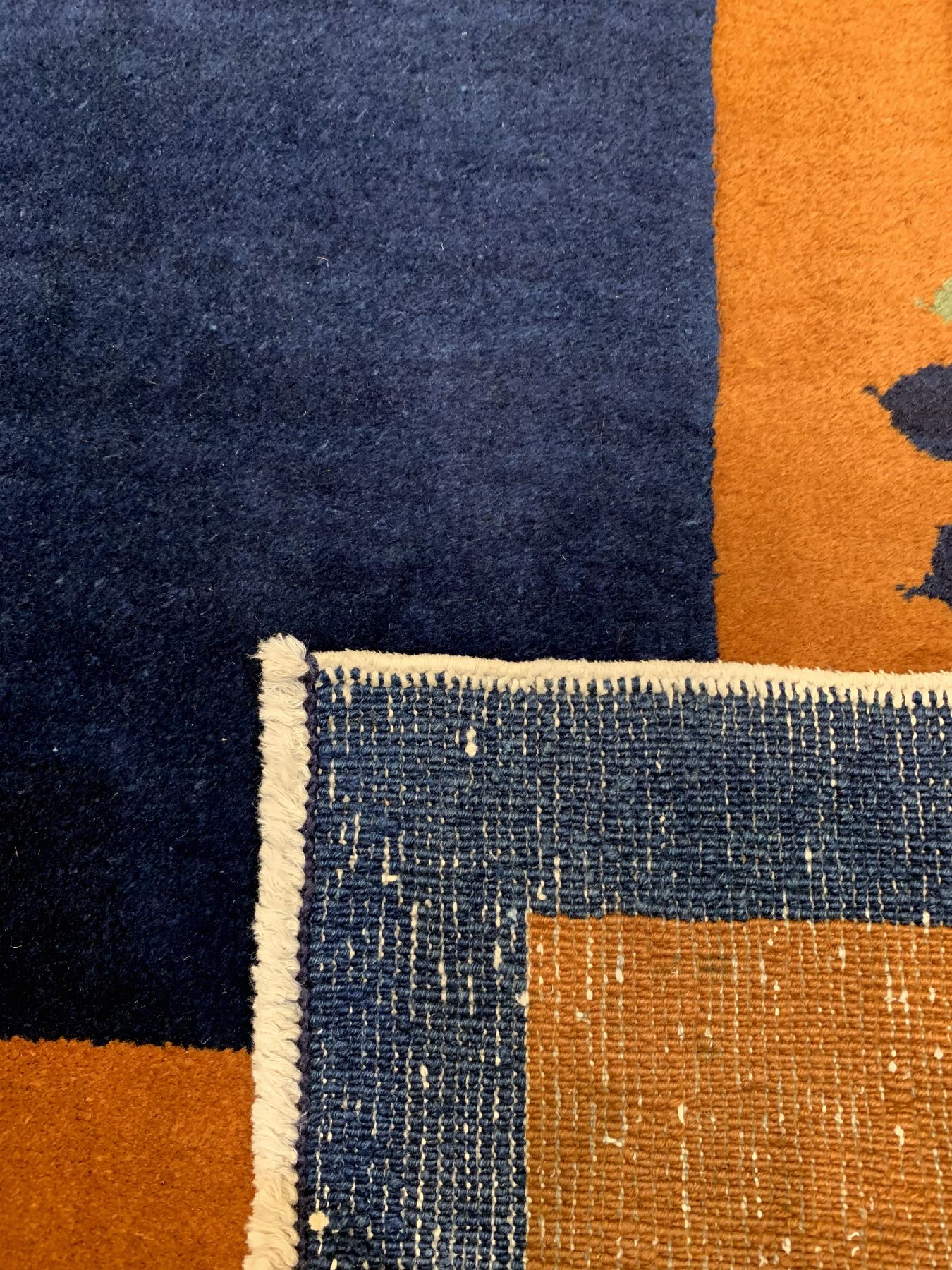 Detail g: Antiker Peking, China, um 1910, Wolle geknüpft auf Baumwolle, ca. 440 x 274 cm, EHZ:2(guter Zustand).