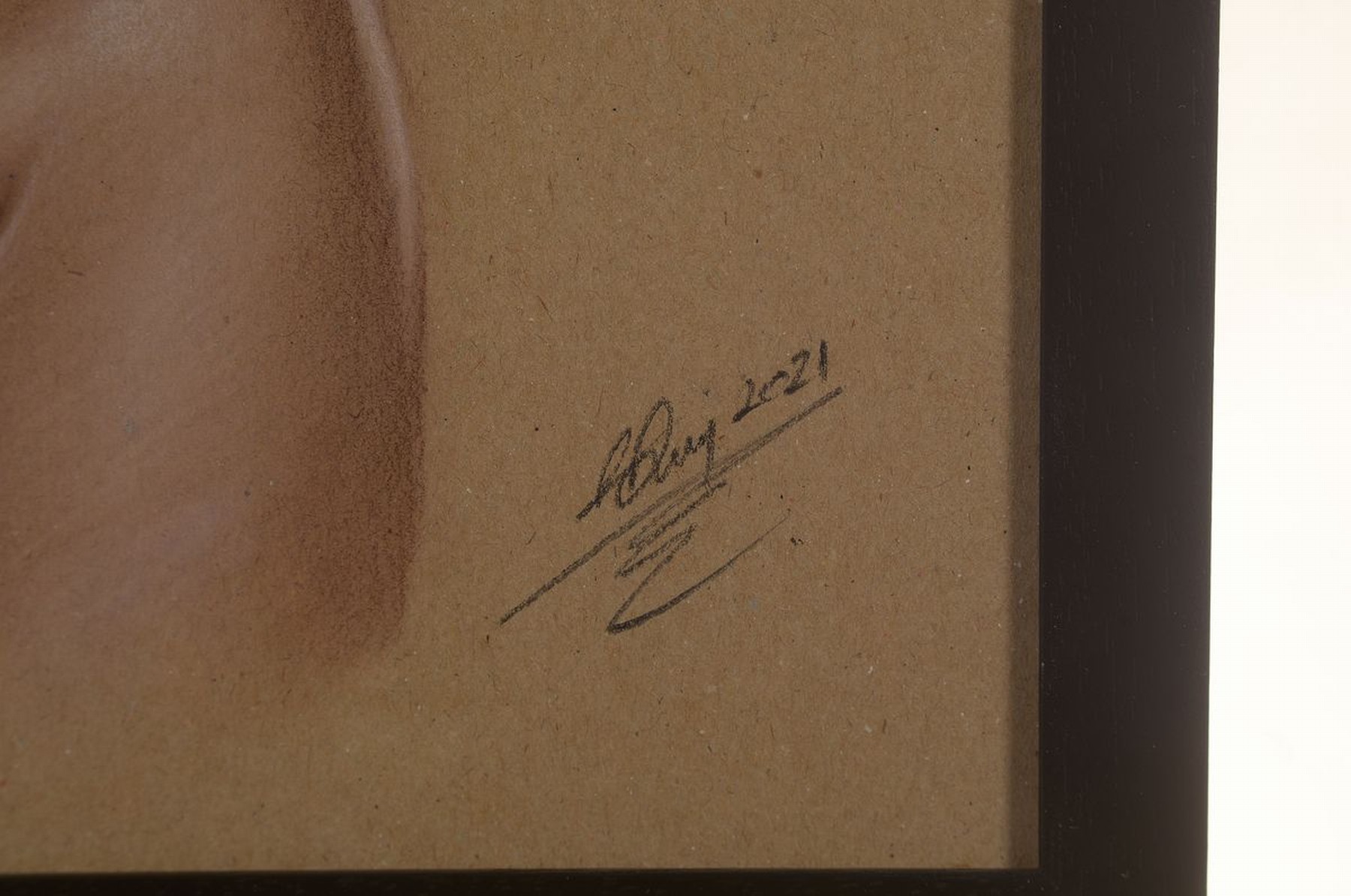Detail l: Denis Prenzel, geb. 1971, Pastellzeichnung auf dickem Papier, handsigniert, datiert 2021, "Pia", ca. 30 x 40 cm, der Künstler wurde in ...