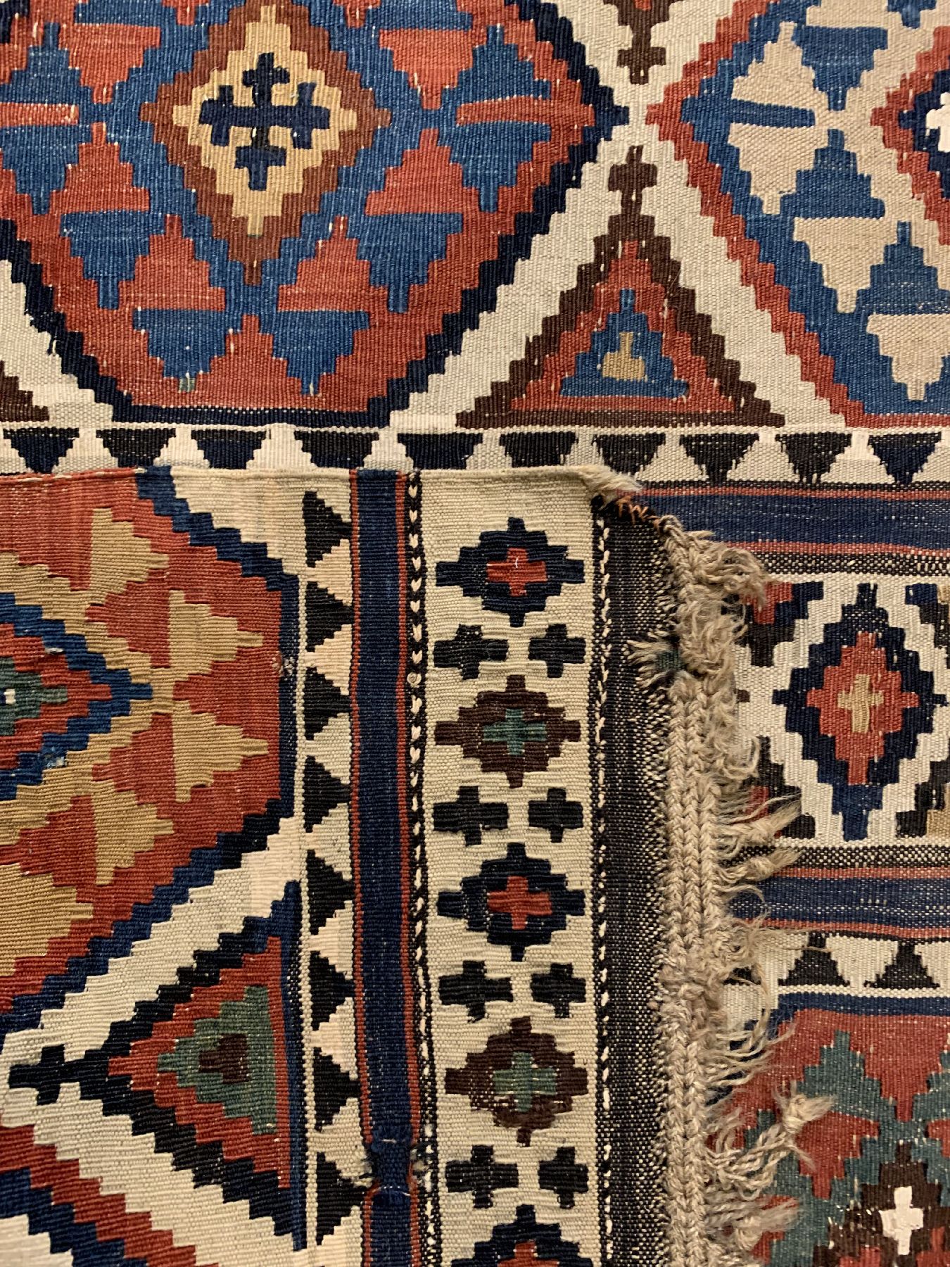 Detail e: Antiker Schirwan Kelim, Kaukasus, 19. Jhd, Wolle gewebt auf Wolle, ca. 254 x 150 cm, EHZ:3