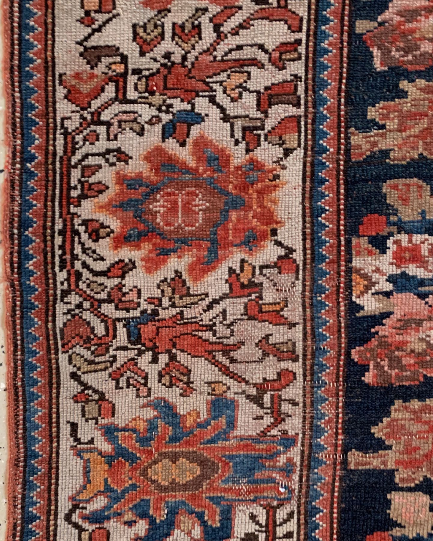 Detail c: Antiker Malayer, Persien, datiert 1314(1894), Wolle geknüpft auf Baumwolle, ca. 192 x 120 cm, EHZ: 3(gleichmäßig dünn)