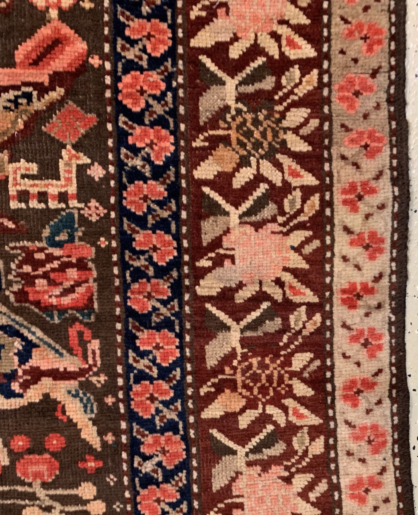 Detail c: Antiker Karabagh, Kaukasus, um 1900, Wolle geknüpft auf Wolle, ca. 240 x 140 cm, EHZ: 3(Braun Oxidiert).