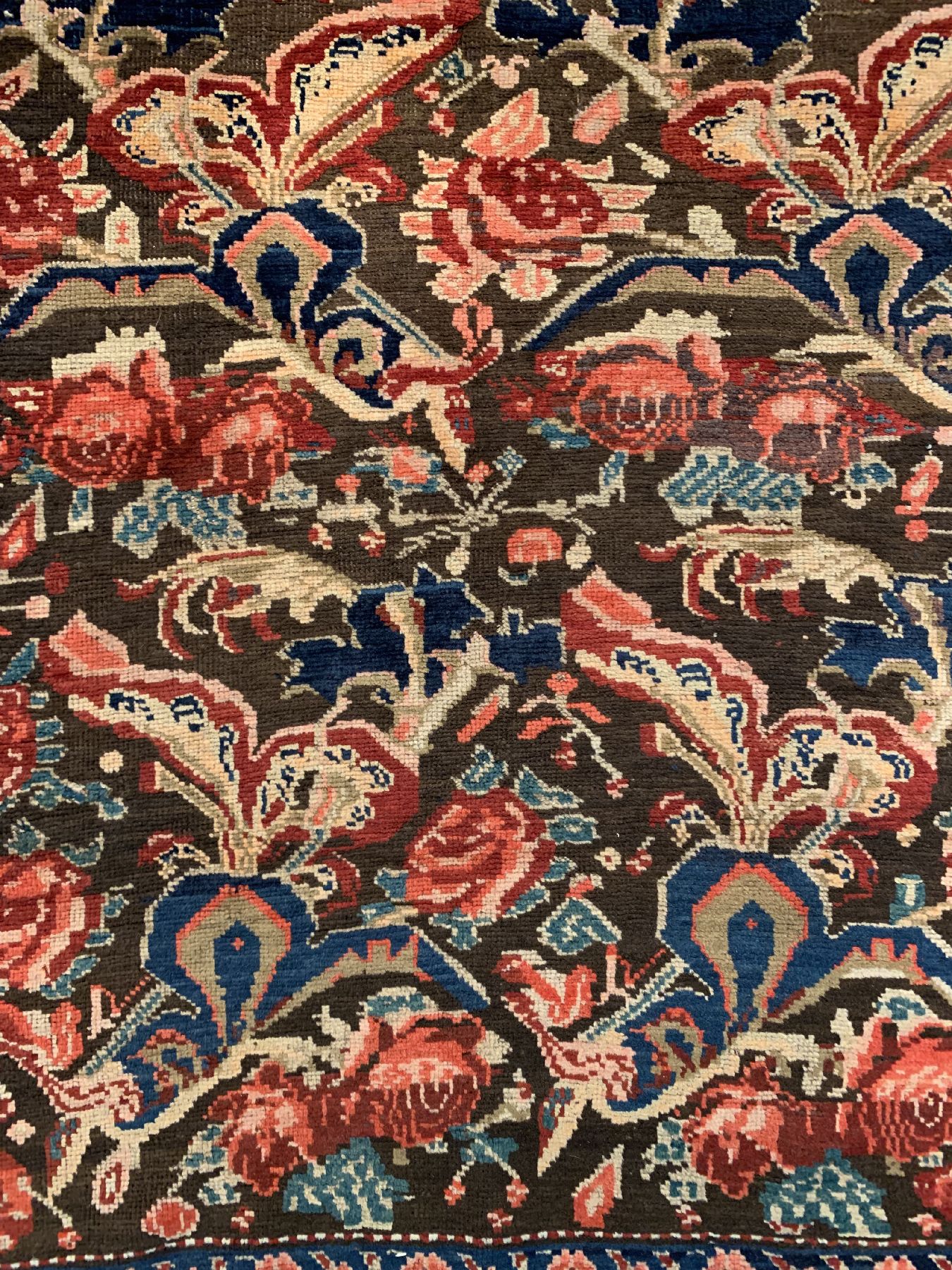 Detail d: Antiker Karabagh, Kaukasus, um 1900, Wolle geknüpft auf Wolle, ca. 240 x 140 cm, EHZ: 3(Braun Oxidiert).