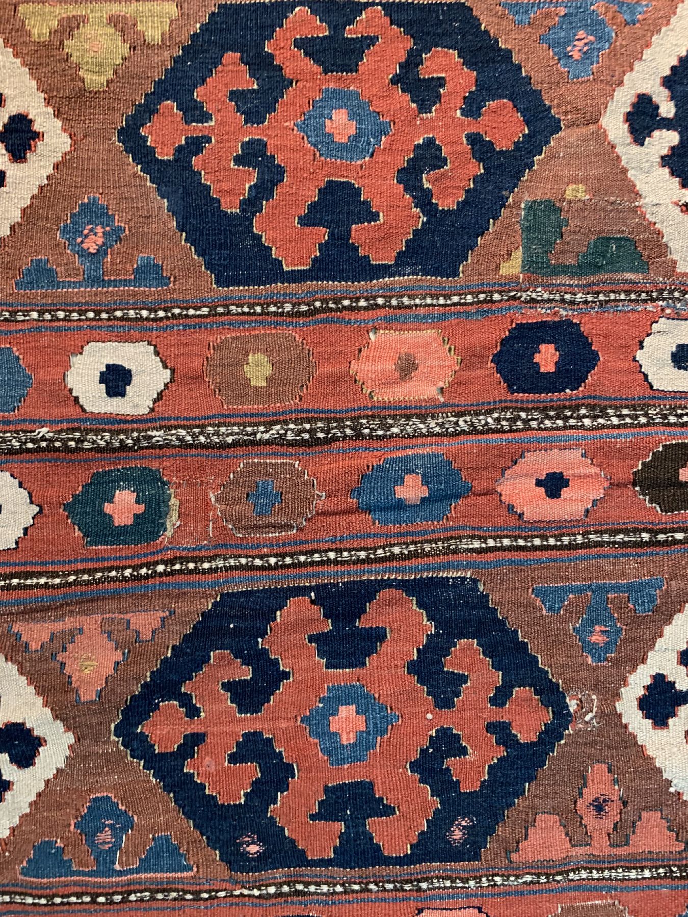 Detail b: Antike Shahsawan Mafrasch, Persien, um 1900, Wolle gewebt auf Wolle, ca. 108 x 93 cm,EHZ: 3