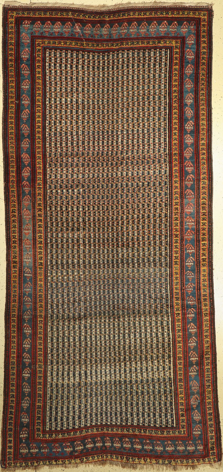 Antiker Kurdenteppich, Persien, 19. Jhd, Wolle geknüpft auf Wolle, ca. 340 x 158 cm, EHZ: 3(Altersbedingt guter Zustand).