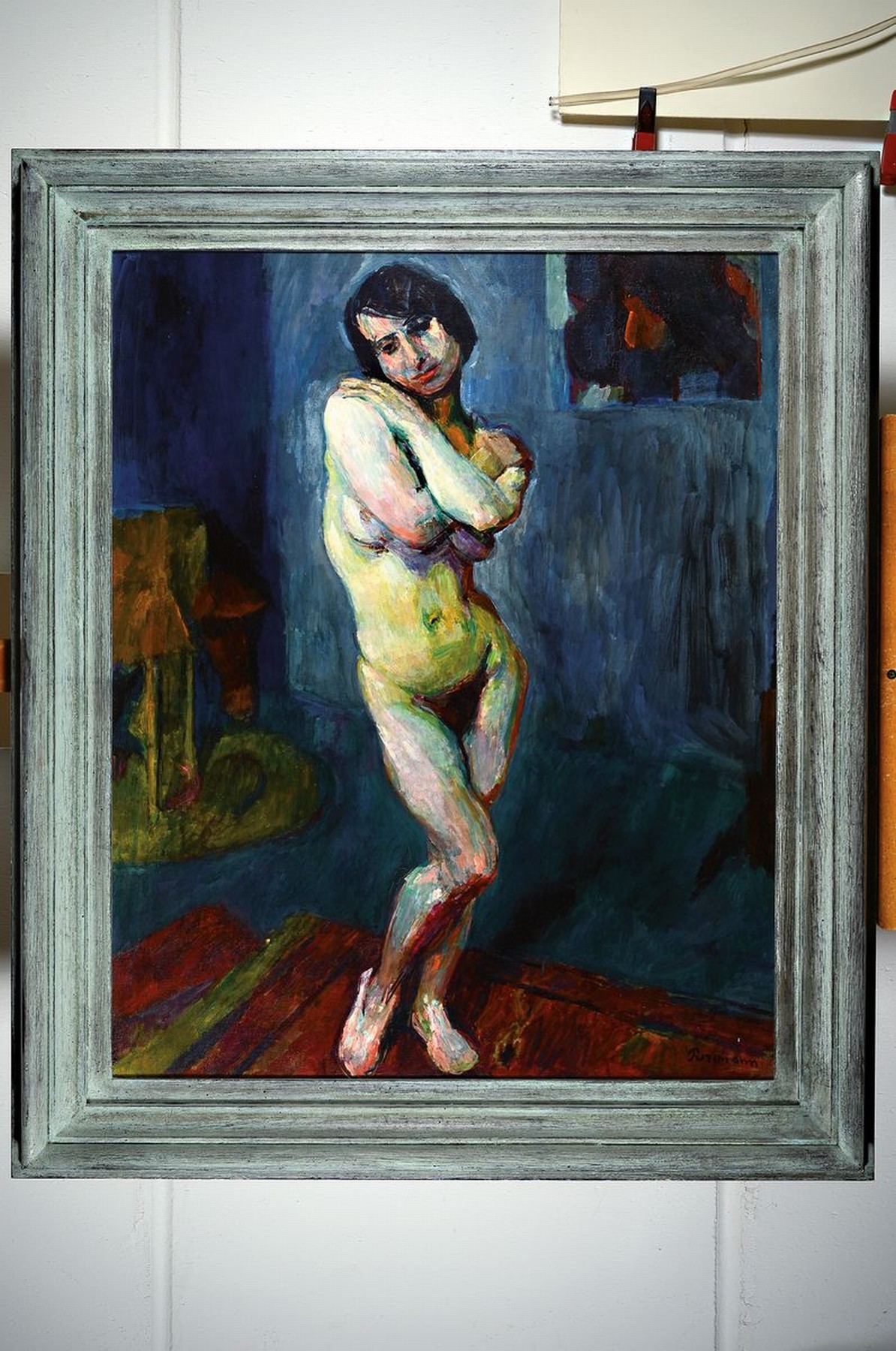 Detail k: Hans Purrmann, 1880 Speyer - München 1966, stehender Frauenakt, Öl/Lwd, signiert, aus 1914, früher expressiver Akt mit verschränkten Armen, ...