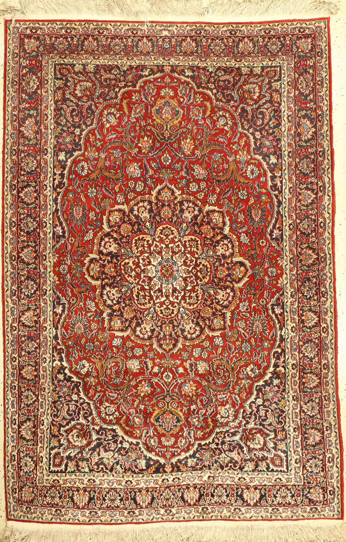 Lahor fein, Pakistan, Wolle mit Seide, ca. 190 x 127 cm, EHZ: 2
