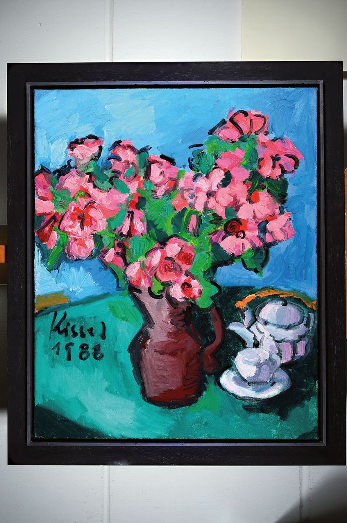 Detail k: Gernot Kissel, 1939-2008 Worms, Blumenstillleben, Öl/Lwd, links unten sign. und dat. 1988, ca. 100x80cm, R. ca. 117x97cm