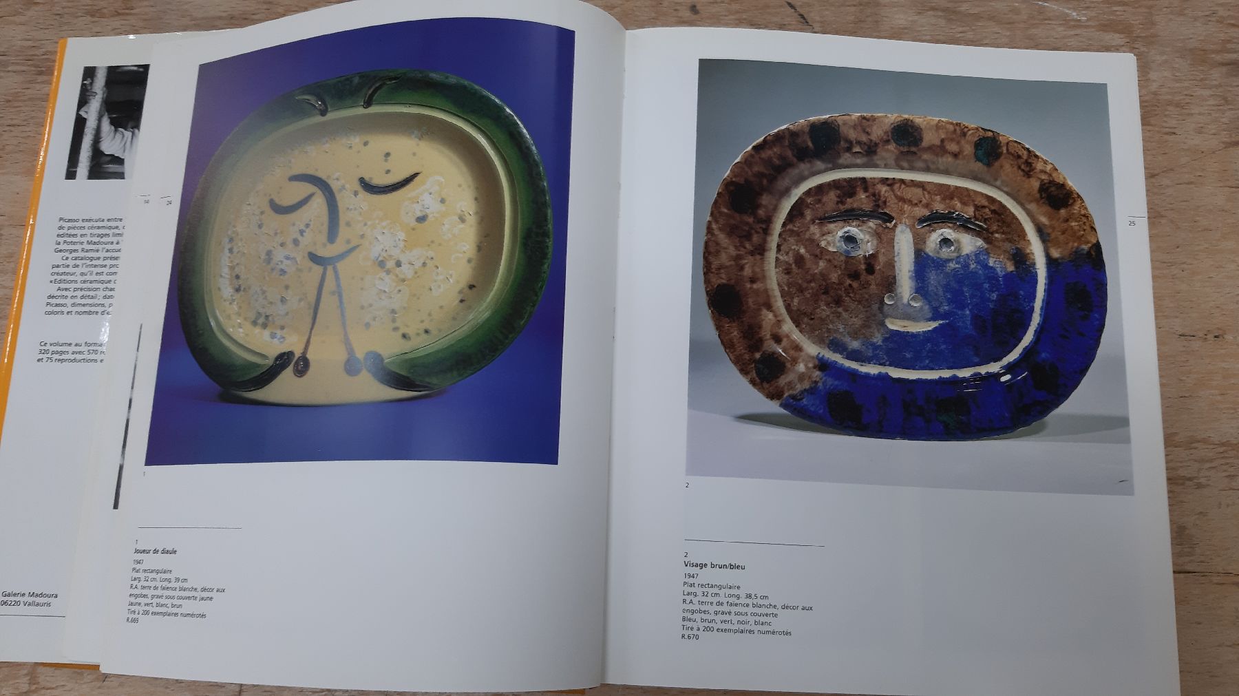 Detail j: Alain Ramie: Catalogue de l'Oeuvre ceramique edite 1947-1971, Madoura 1988, 319 Seiten, mit 570 Farb- und 75 S/W-Abbildungen, frz. Text, l. ...