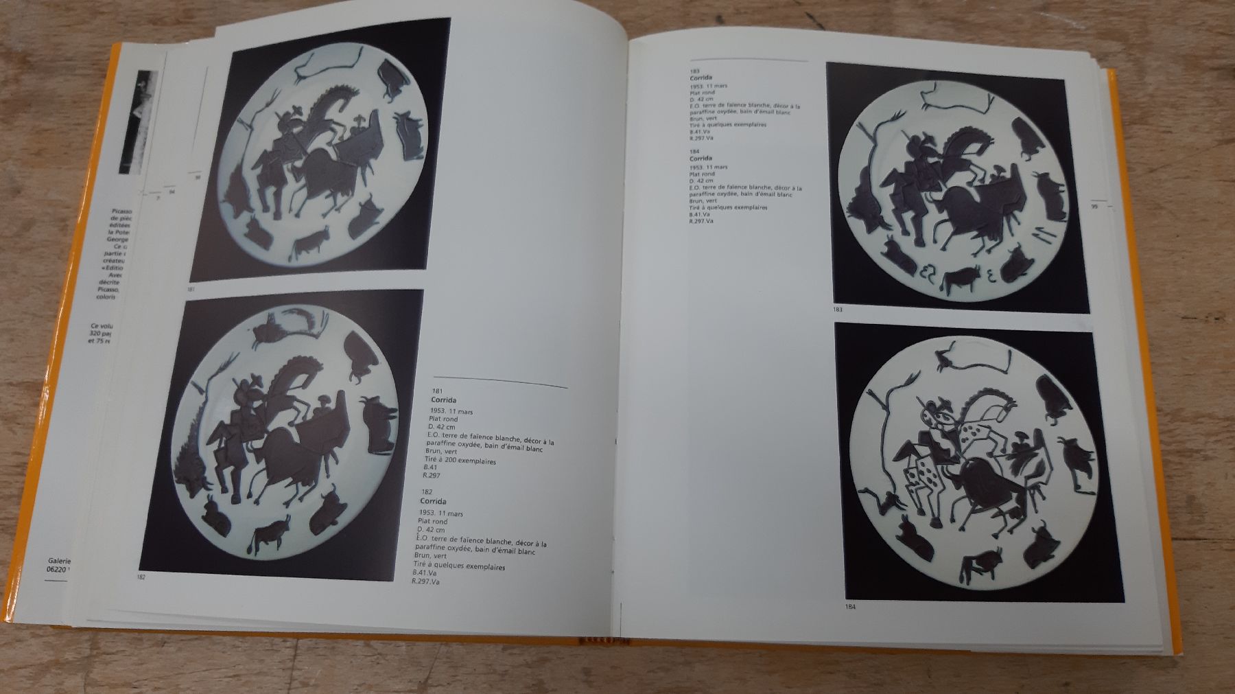 Detail m: Alain Ramie: Catalogue de l'Oeuvre ceramique edite 1947-1971, Madoura 1988, 319 Seiten, mit 570 Farb- und 75 S/W-Abbildungen, frz. Text, l. ...