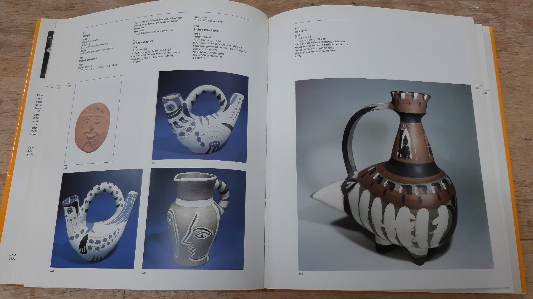 Detail n: Alain Ramie: Catalogue de l'Oeuvre ceramique edite 1947-1971, Madoura 1988, 319 Seiten, mit 570 Farb- und 75 S/W-Abbildungen, frz. Text, l. ...