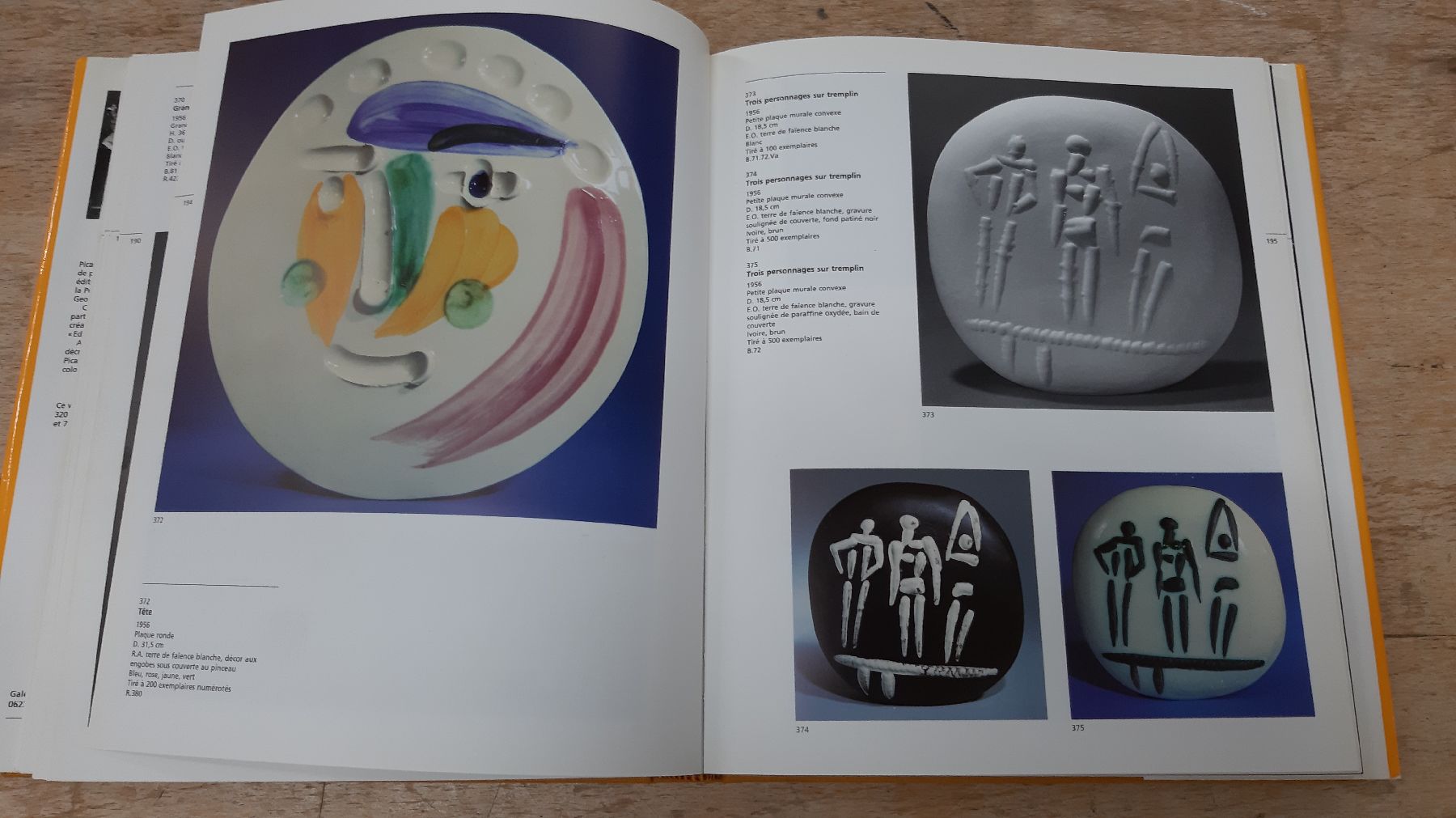 Detail q: Alain Ramie: Catalogue de l'Oeuvre ceramique edite 1947-1971, Madoura 1988, 319 Seiten, mit 570 Farb- und 75 S/W-Abbildungen, frz. Text, l. ...