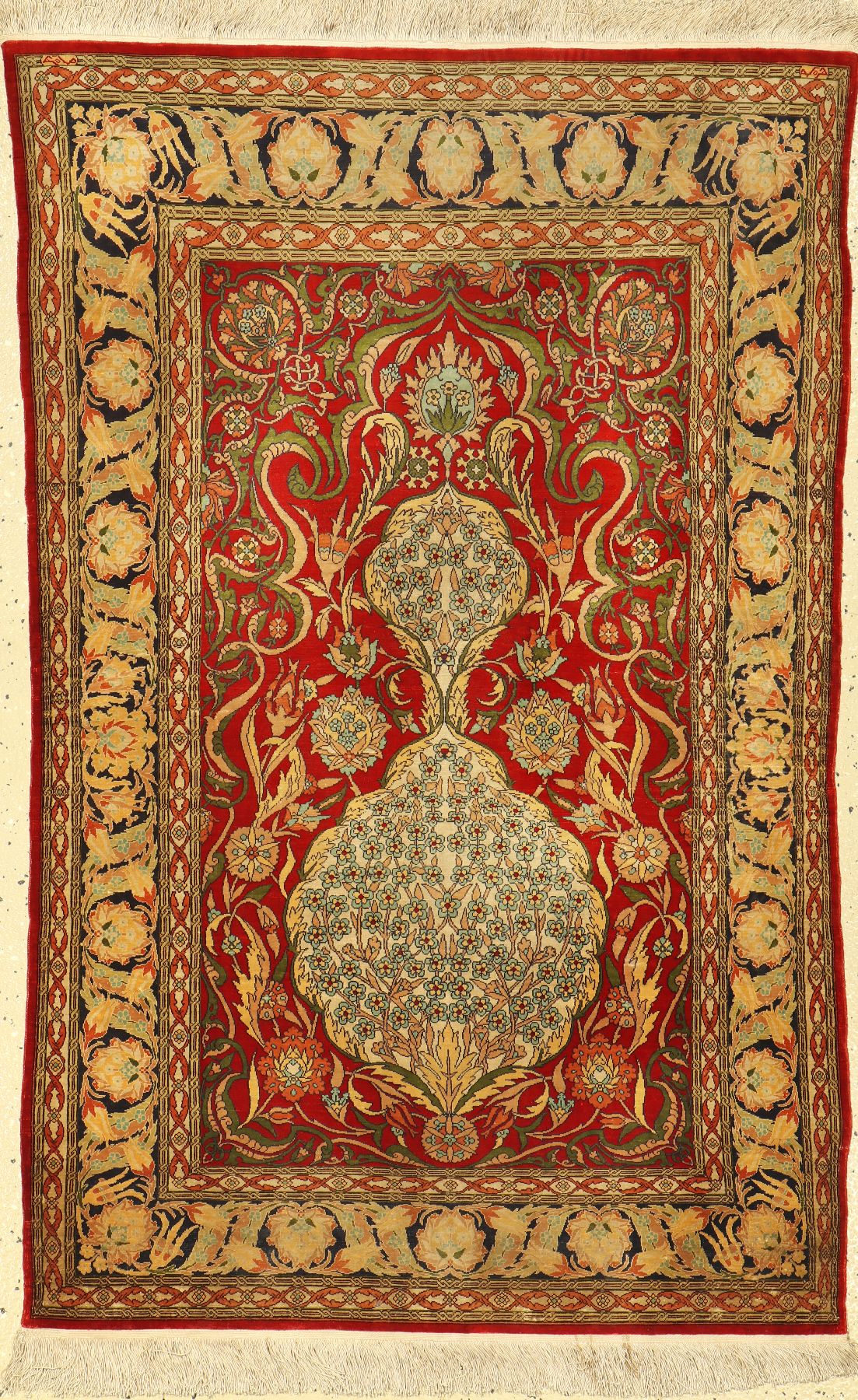 Seiden Hereke, signiert, Türkei, um 1950, reine Naturseide, ca. 120 x 80 cm, ca. 1,2 Mio. Kn/qm, EHZ: 2-3