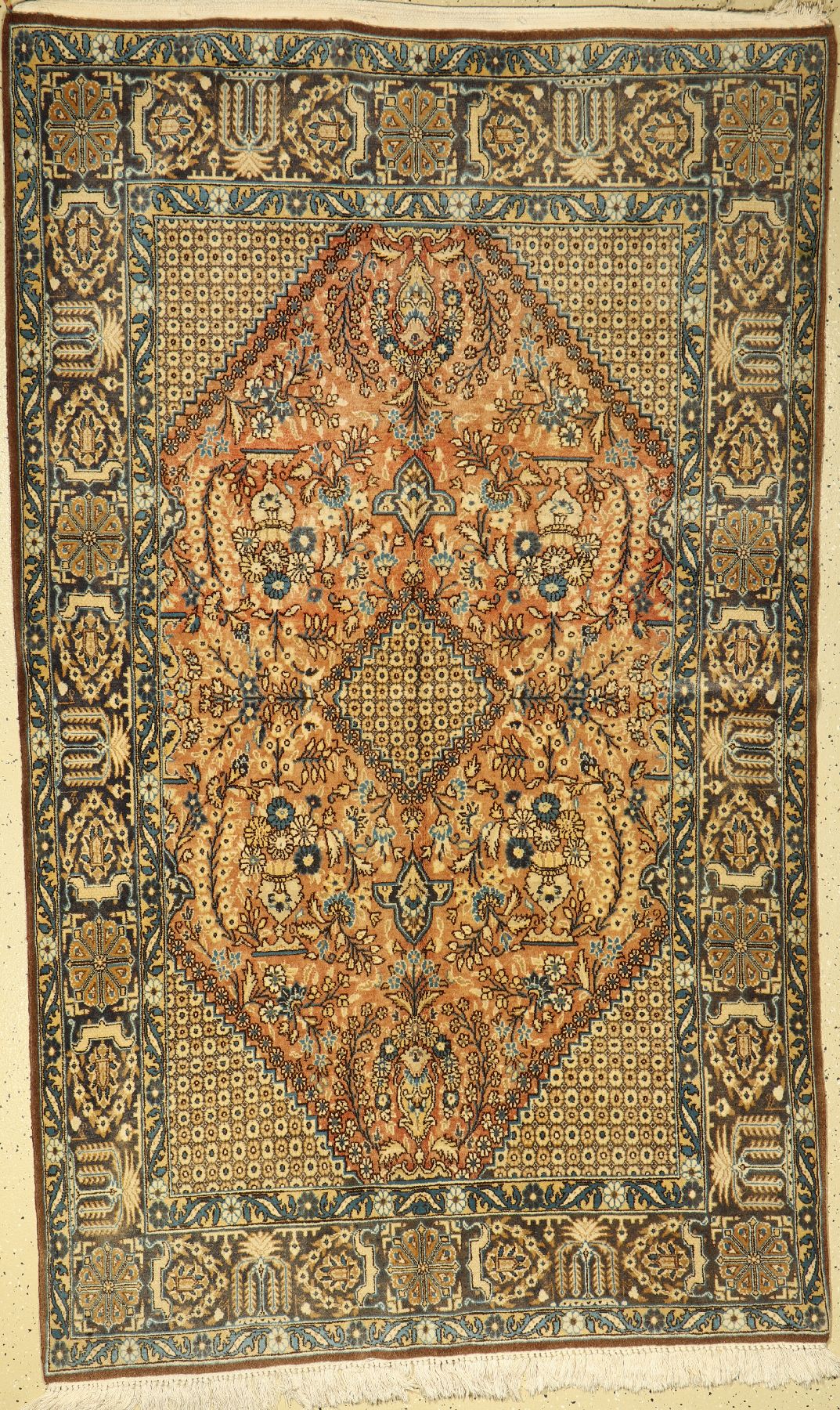 Ghom alt, Persien, ca. 60 Jahre, Wolle mit Seide, ca. 218 x 138 cm, verblasst, EHZ: 2