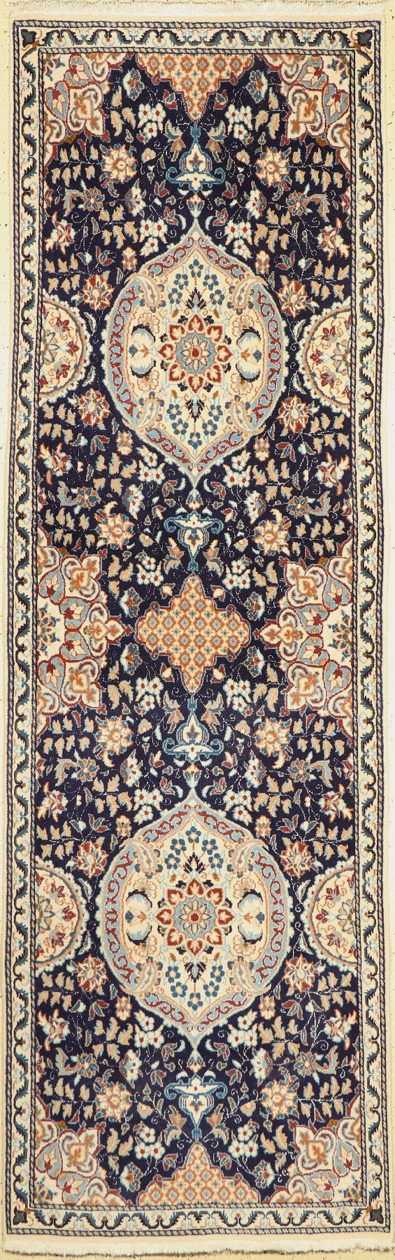 Nain, Persien, ca. 50 Jahre, Wolle auf Baumwolle, ca. 280 x 88 cm, EHZ: 2