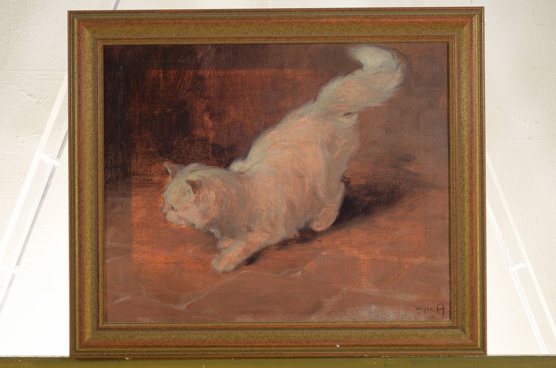 Detail k: Arthur Heyer, 1872 Haarhausen-1931 Budapest, sich anschleichende Katze, Öl/Lwd, rechts unten signiert, ca. 34x42cm, R. ca. 41x49cm