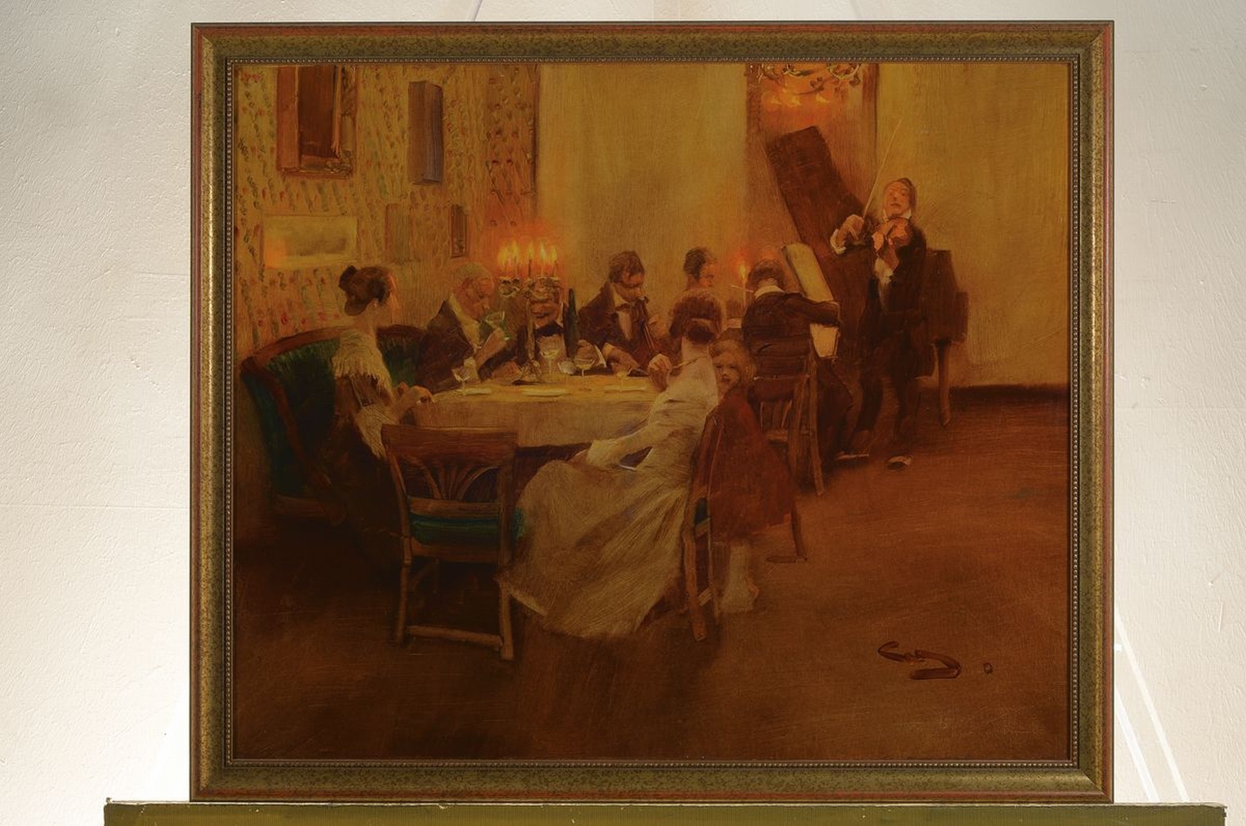 Detail k: Wilhelm Schreuer, 1866 Wesel-1933 Düsseldorf, Abendgesellschaft beim Hauskonzert, Öl/Malkarton, rechts unten signiert, ca. 49x58cm; R. ca. 55x65cm