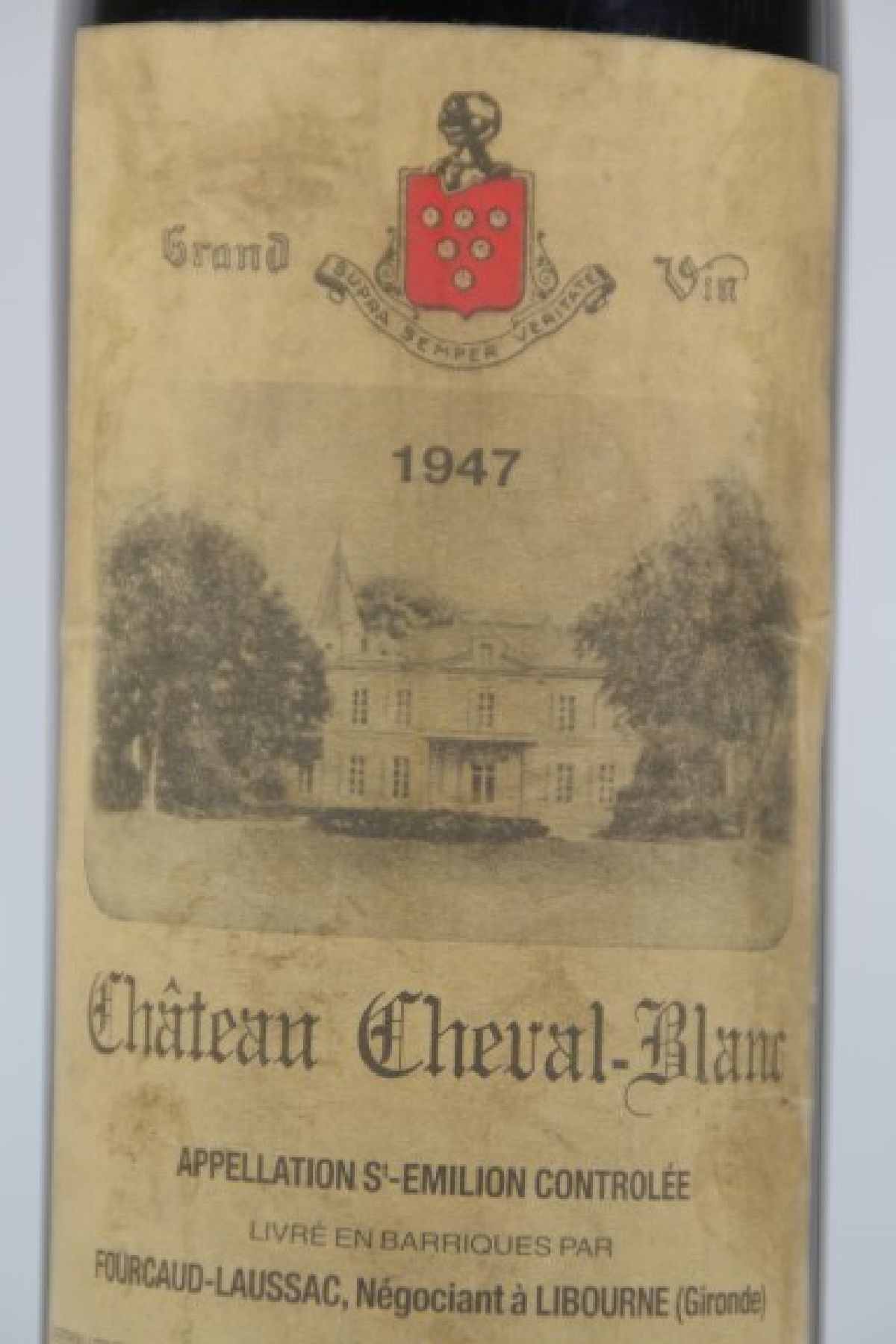 Detail a: 1 Flasche, Chateau Cheval Blanc, 1947, St. Emilion, ca. 750 ml, into Neck, Kapsel u. Etikett mit l. Alterssp.