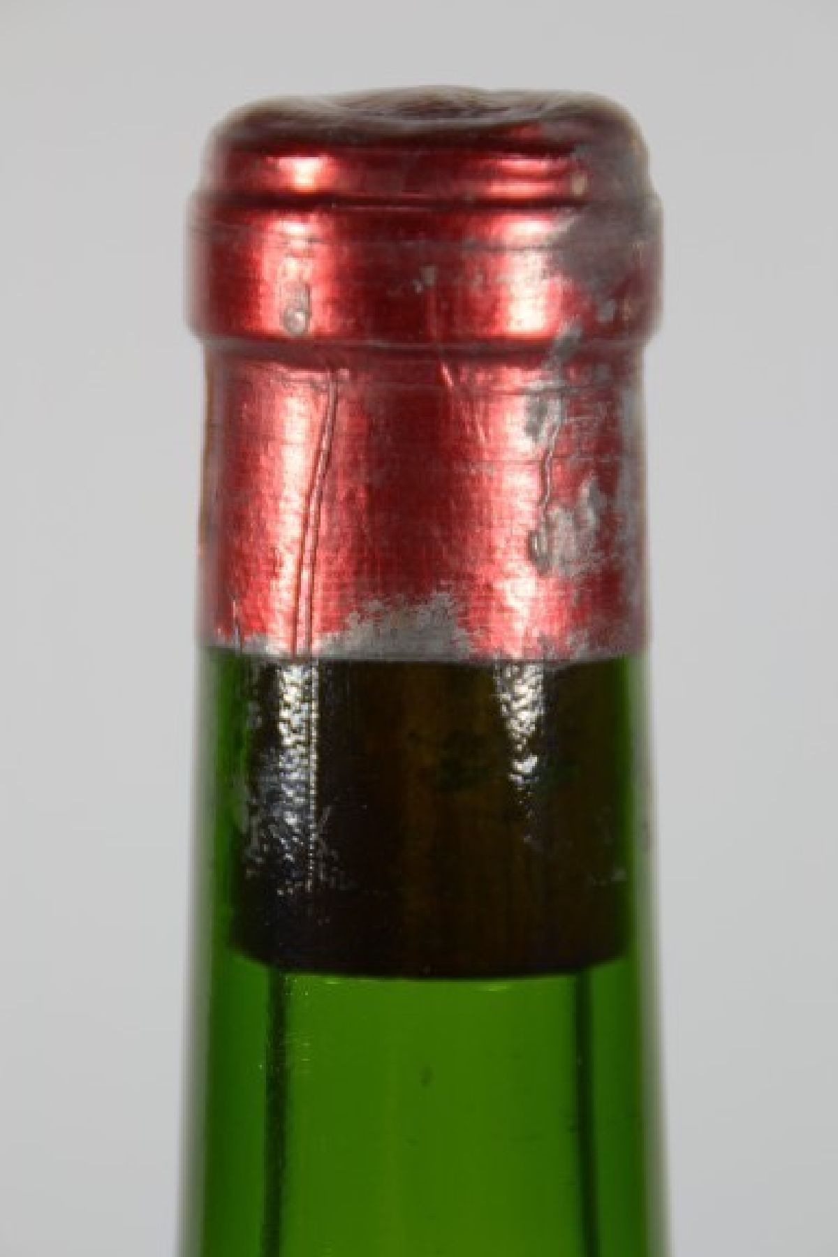 Detail b: 1 Magnumflasche, Chateau Lafleur Grand Vin Pomerol, 1947, ca. 150 cl, Top Shoulder, Kapsel u. Etikett mit l. Alterssp.