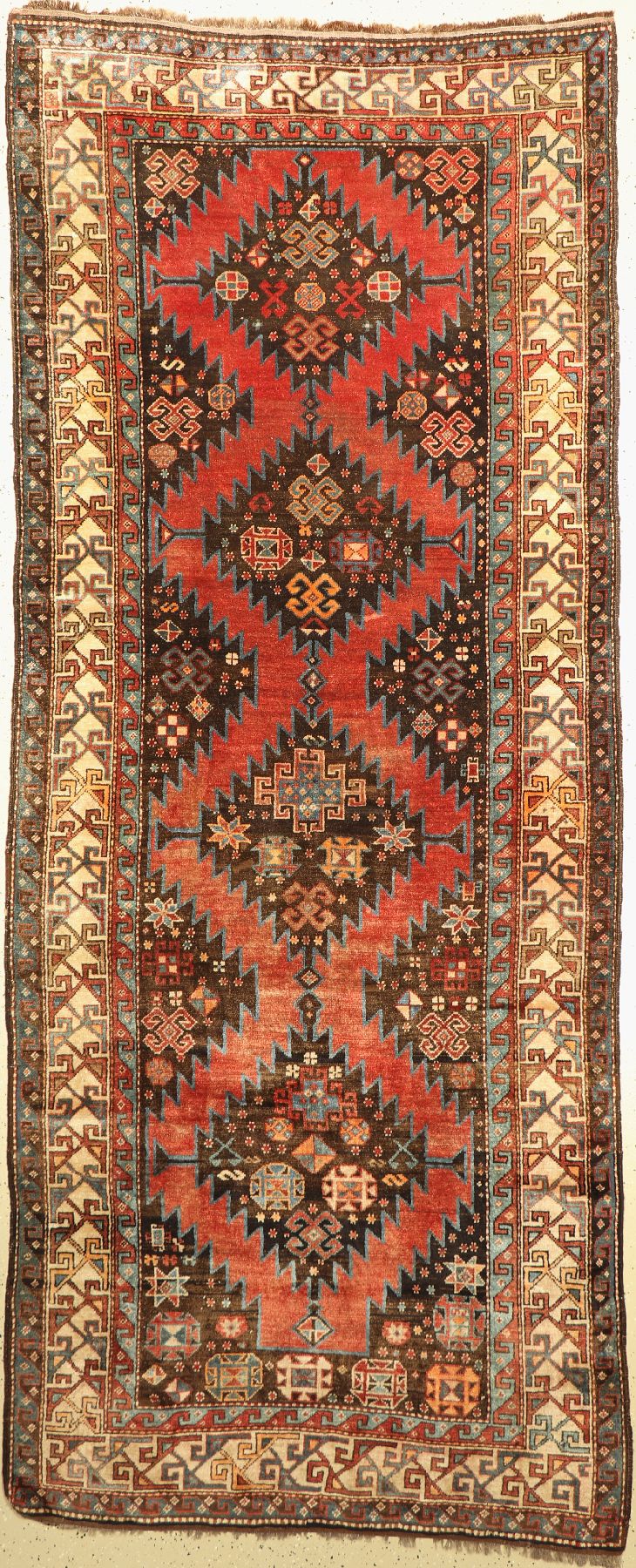 Kazak, Rußland, um 1950, Wolle auf Wolle, ca. 334 x 135 cm, EHZ: 2, kleines Loch