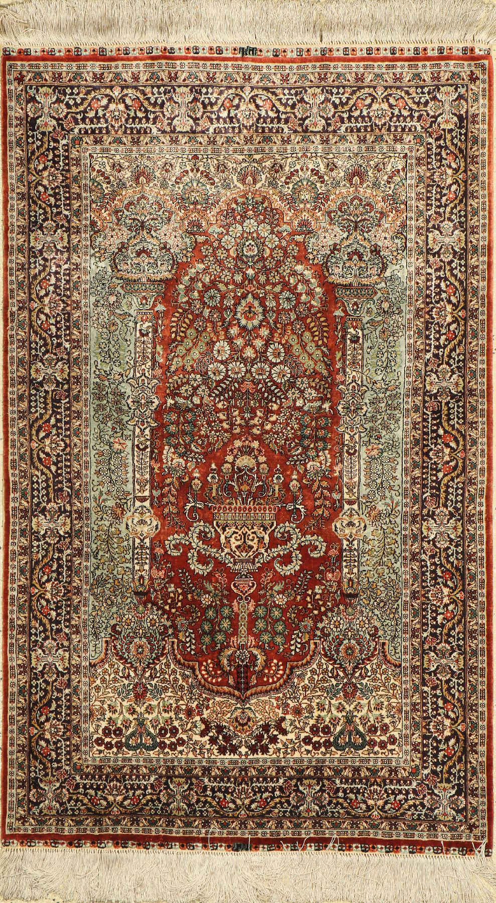 Hereke Seide fein, China, ca. 40 Jahre, reine Naturseide, ca. 125 x 77 cm, ca. 1,0 Mio. Kn/qm, EHZ: 2
