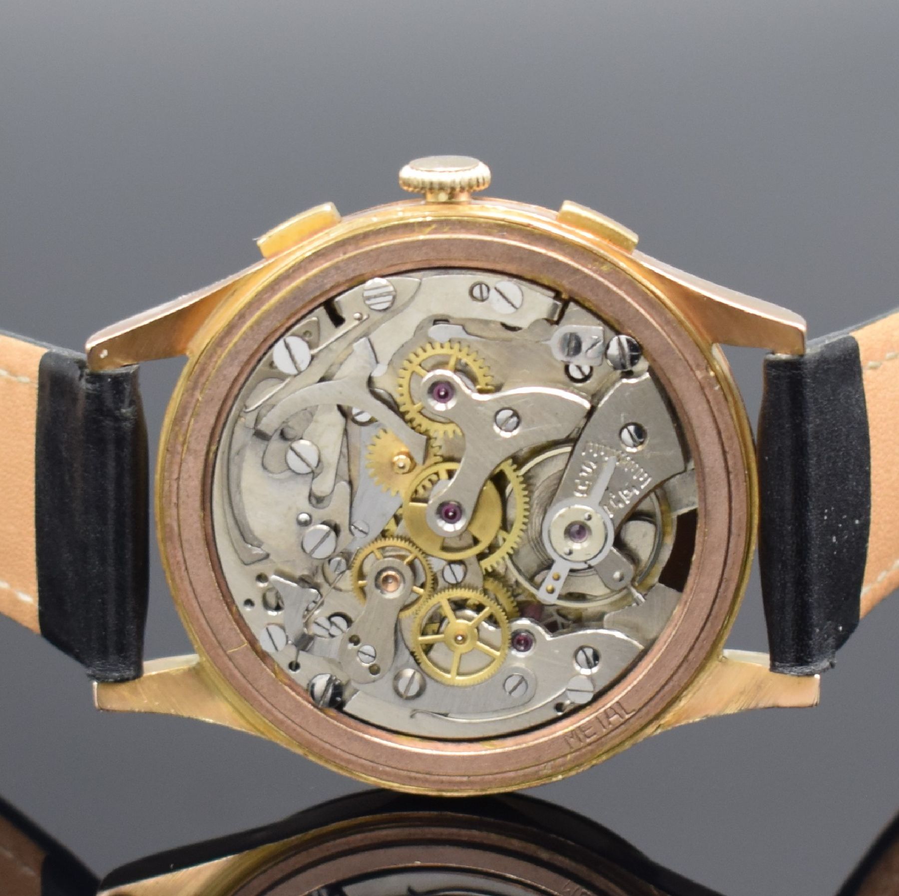 Detail g: CHRONOGRAPH SUISSE Armbandchronograph in RG 750/000, Schweiz um 1945, Handaufzug, gedr. 3-tlg. Geh., Metall-Innengeh., silb. Zifferbl. rest., gold. ...