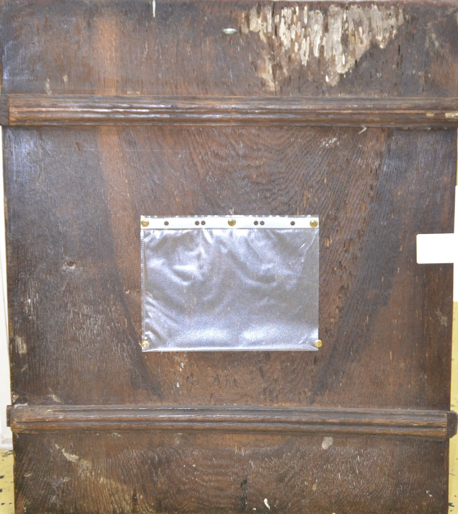 Detail g: Außergewöhnlich große Ikone, Zentralrussland, Mitte 19. Jh., sog. Dreifaltigkeitsikone: Darstellung der drei Engelsboten bei Abraham uSara nach ...
