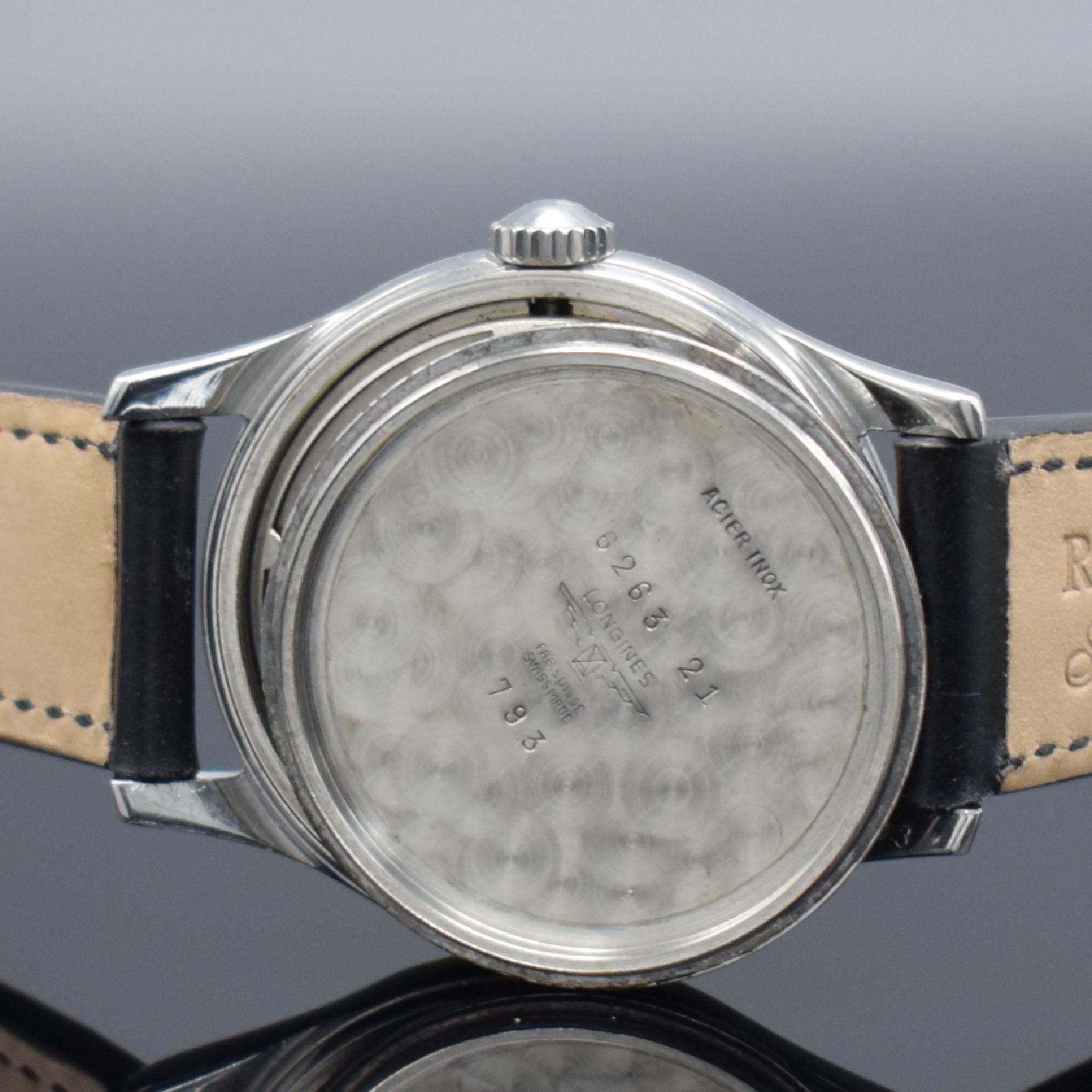 Detail f: LONGINES Herrenarmbanduhr Ref. 6263 21 in Stahl, Schweiz um 1953, Handaufzug, 2-teil. Geh., Boden geschr., bräunl. pat. Zifferbl. m. aufges. gold. ...
