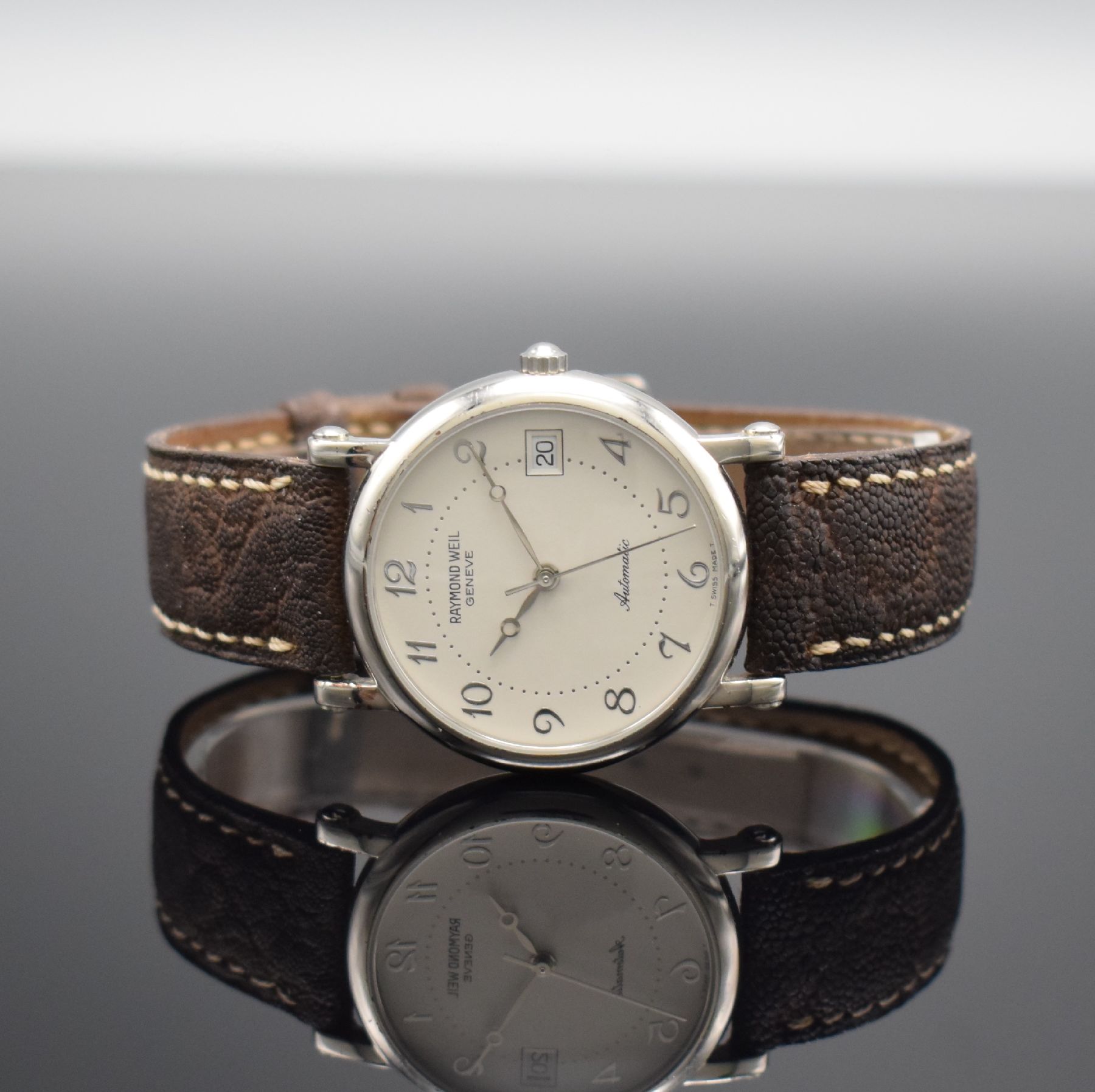 Detail f: Konvolut 4 moderne Armbanduhren, alle Automatik, Schweiz um 2000, 1 x Raymond Weil, Edelst.-Boden aufgedr., 25 St., Kal. ETA 2824 -2, D. ca. 34 mm, 1 ...