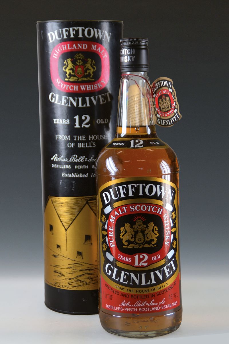 1 Flasche, Dufftown Glenlivet Pure Malt ScotchWhisky, 12 years old, From the House of Bell's, destilled and bottled by Arthur Bell ,Sons plc, ...