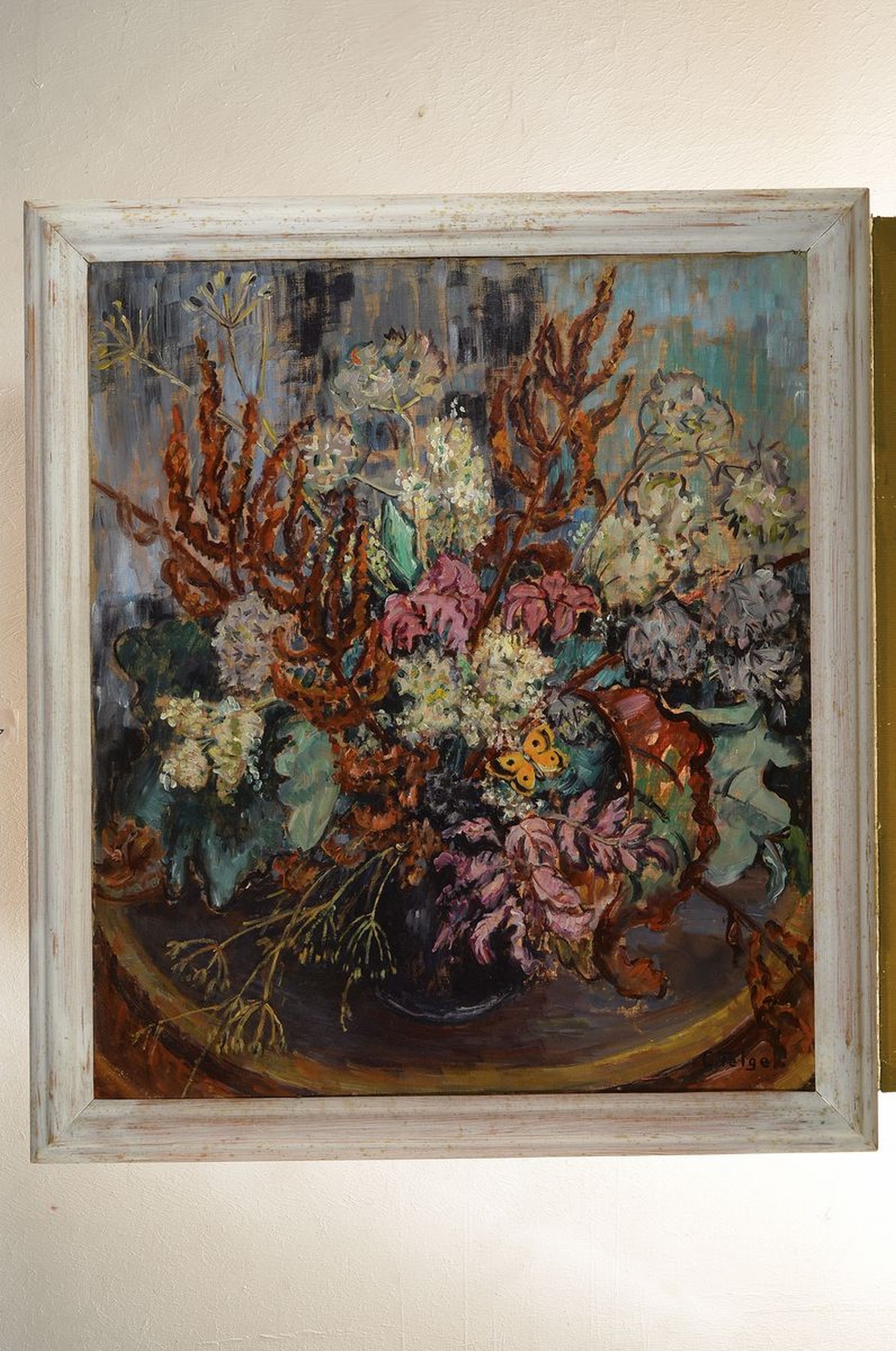 Detail k: Clara Telge, 1870 Shanghai-1947 Hamburg, Blumenstrauß mit Schmetterling, so rückseitig auf dem Keilrahmen betitelt, Öl/Lwd, rechts unten signiert, ...